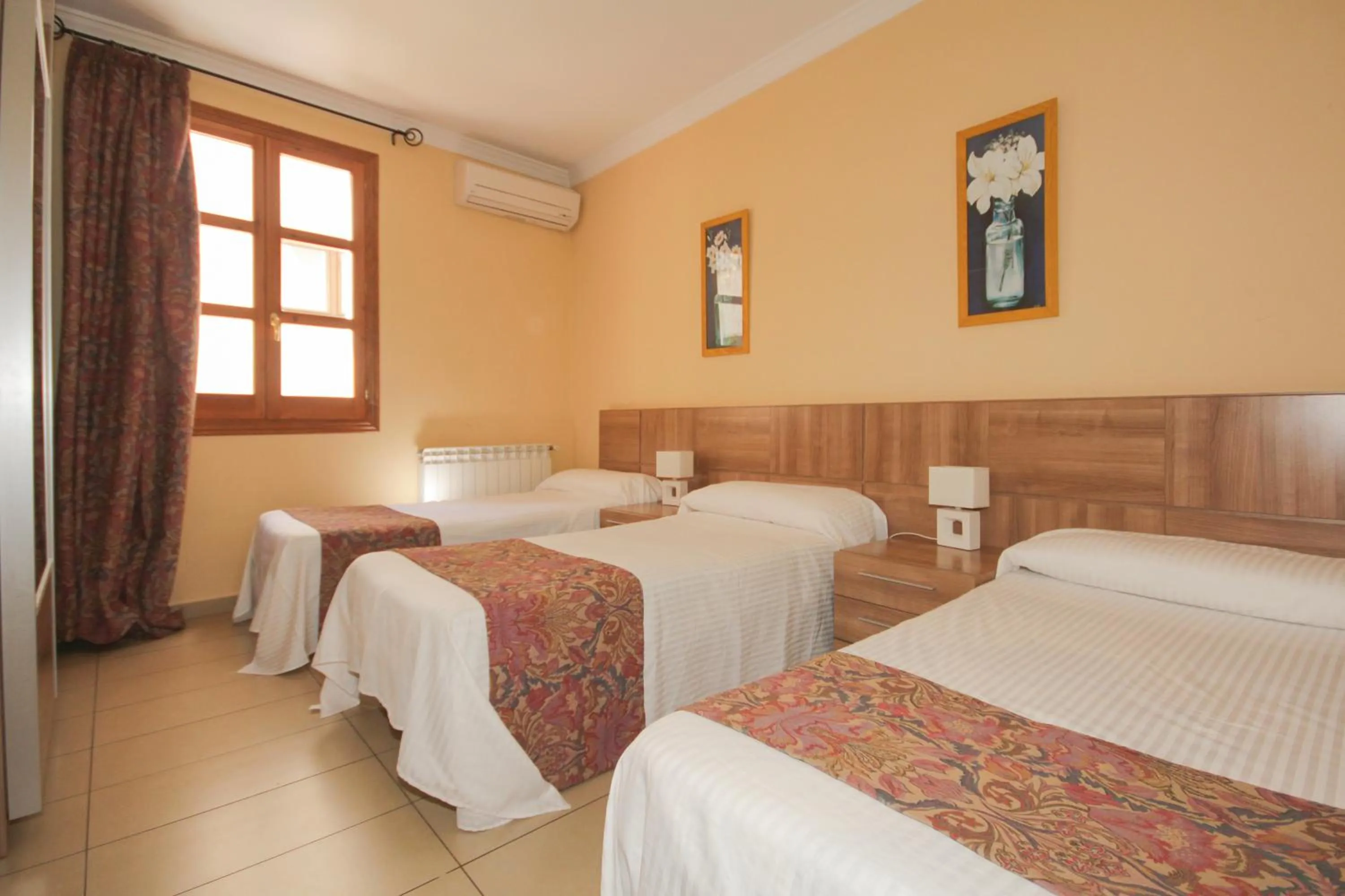 Bedroom, Bed in Hostal Costa Azul