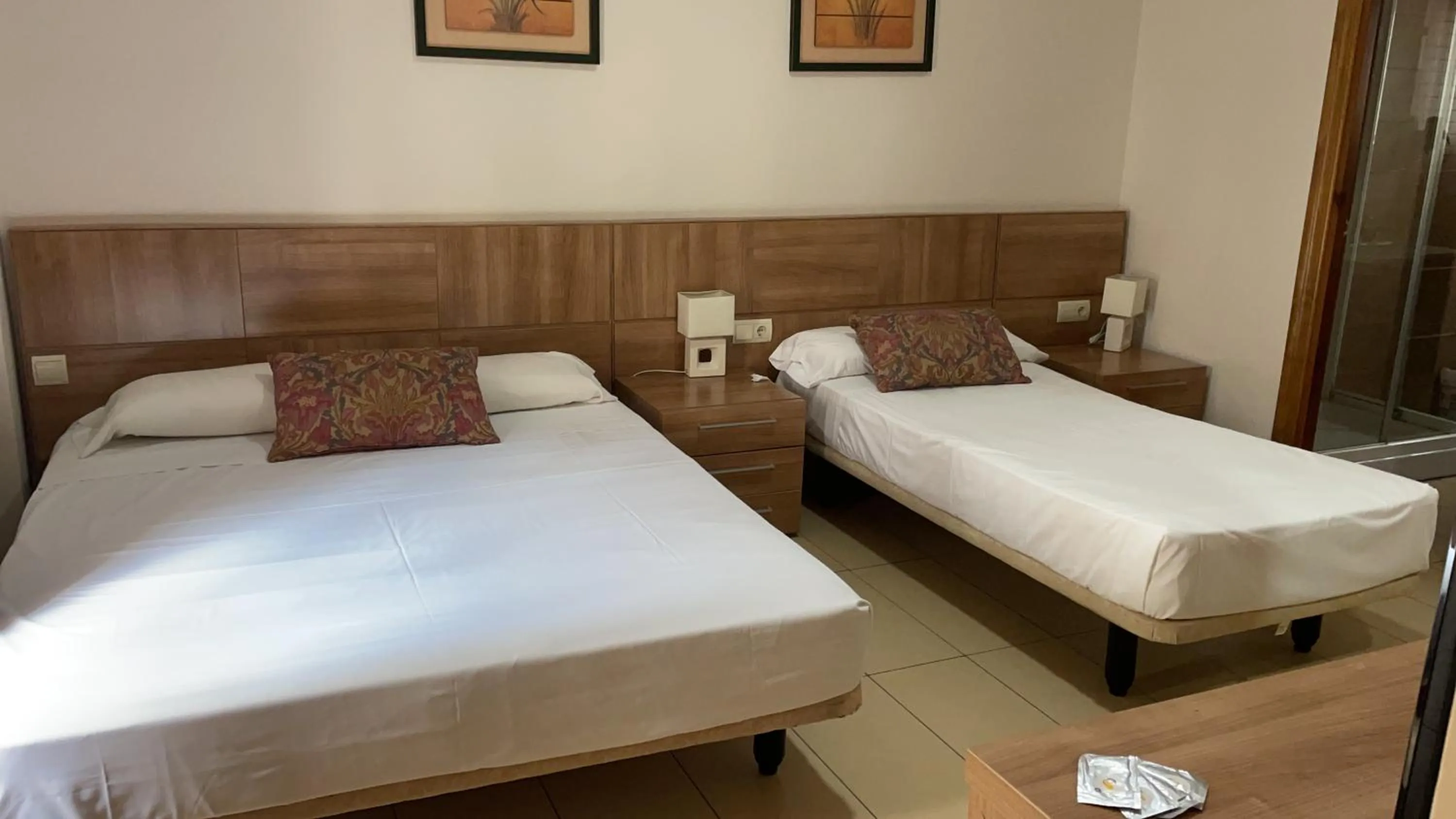 Bedroom, Bed in Hostal Costa Azul