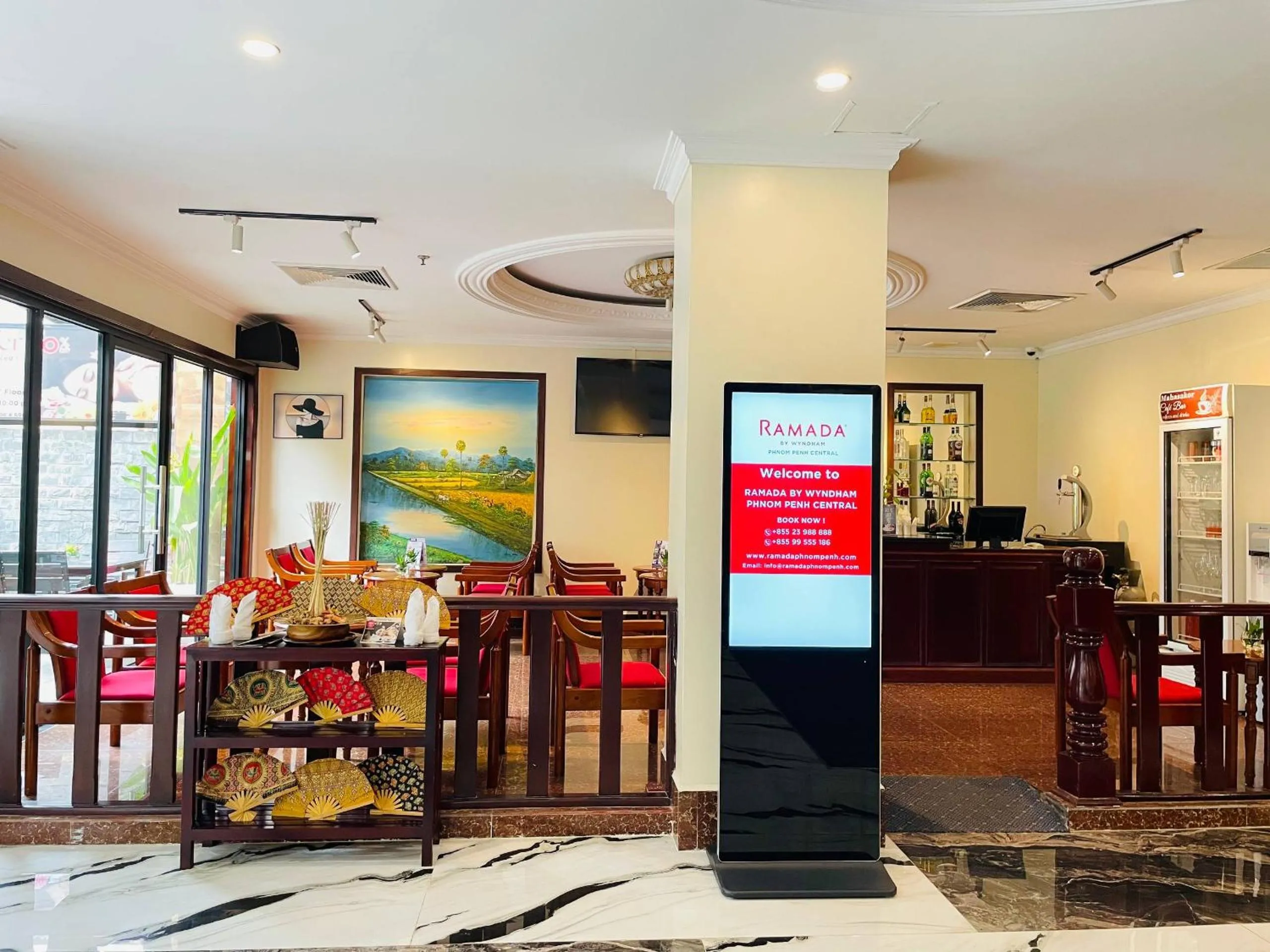 Lounge or bar in Ramada by Wyndham Phnom Penh Central
