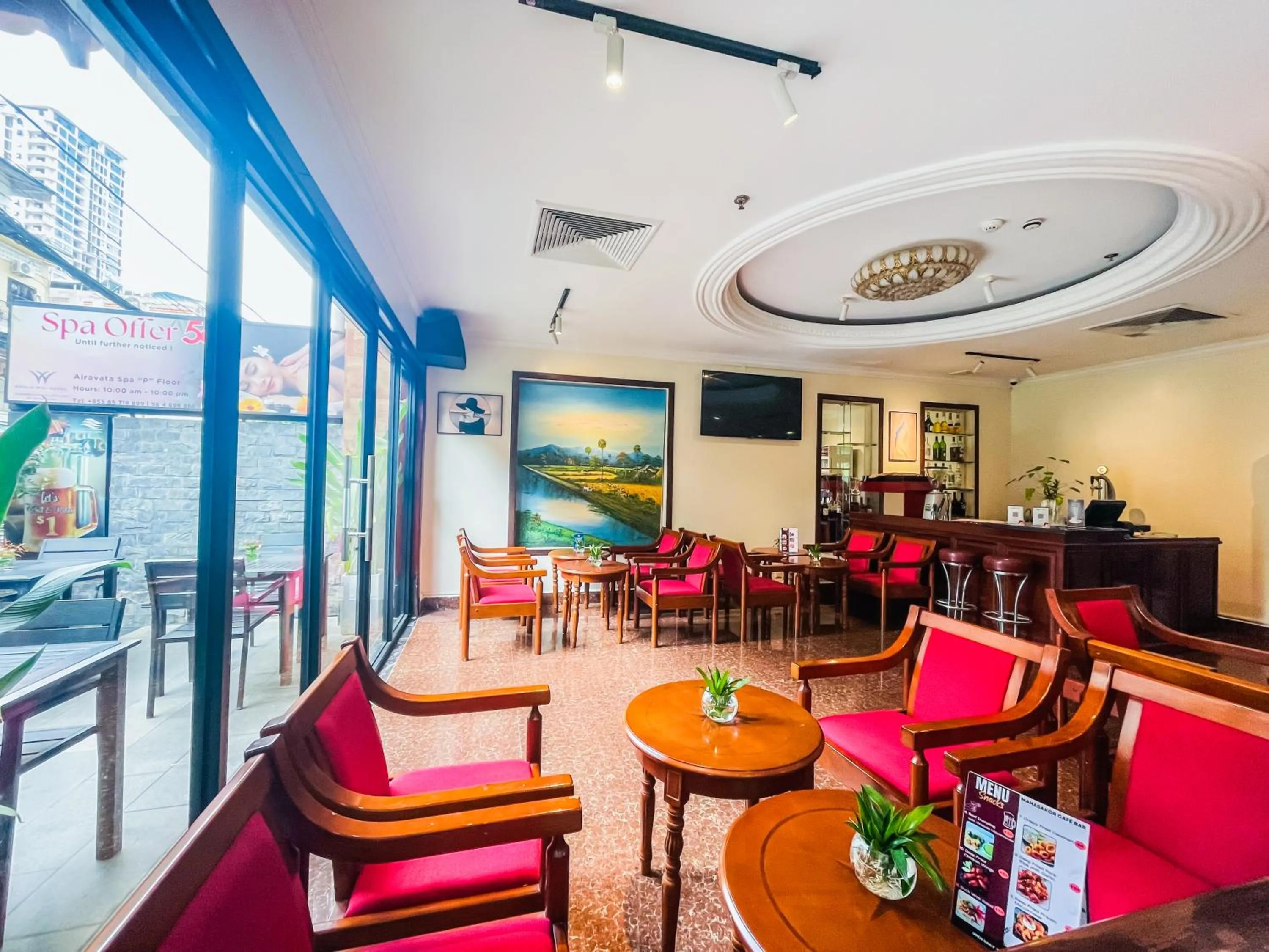 Lounge or bar in Ramada by Wyndham Phnom Penh Central