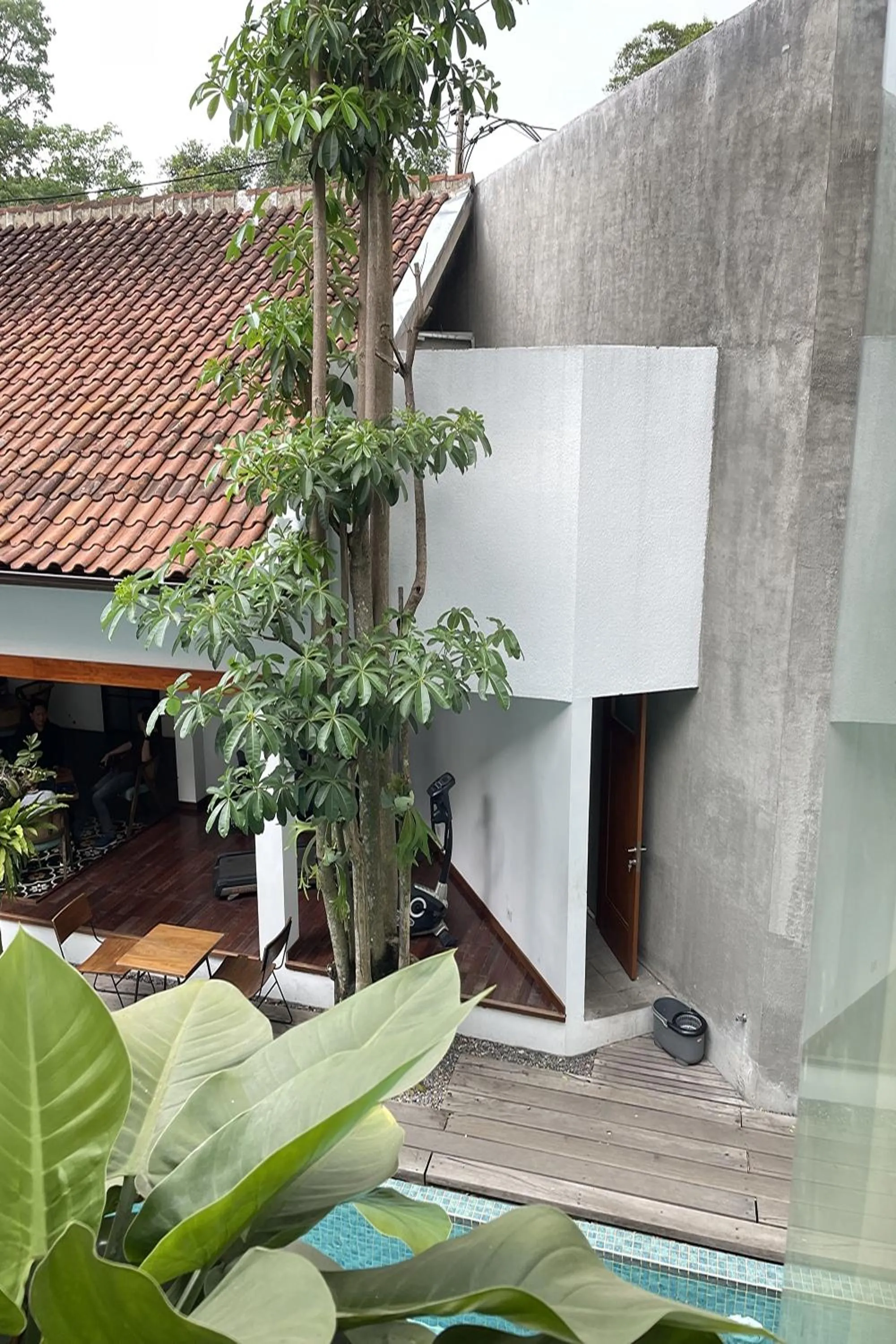Property building in Emaki Bumi Singgah