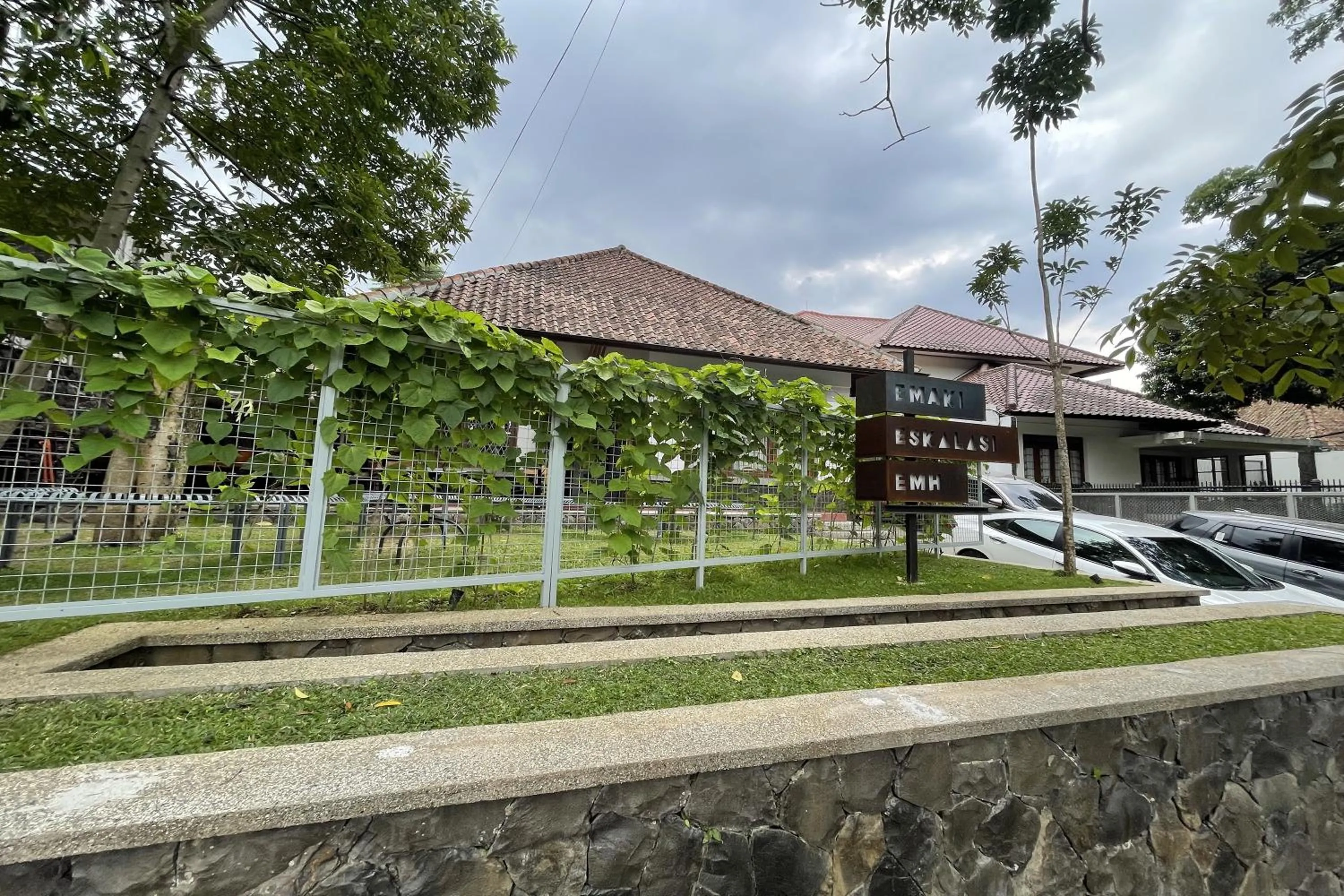 Property building in Emaki Bumi Singgah