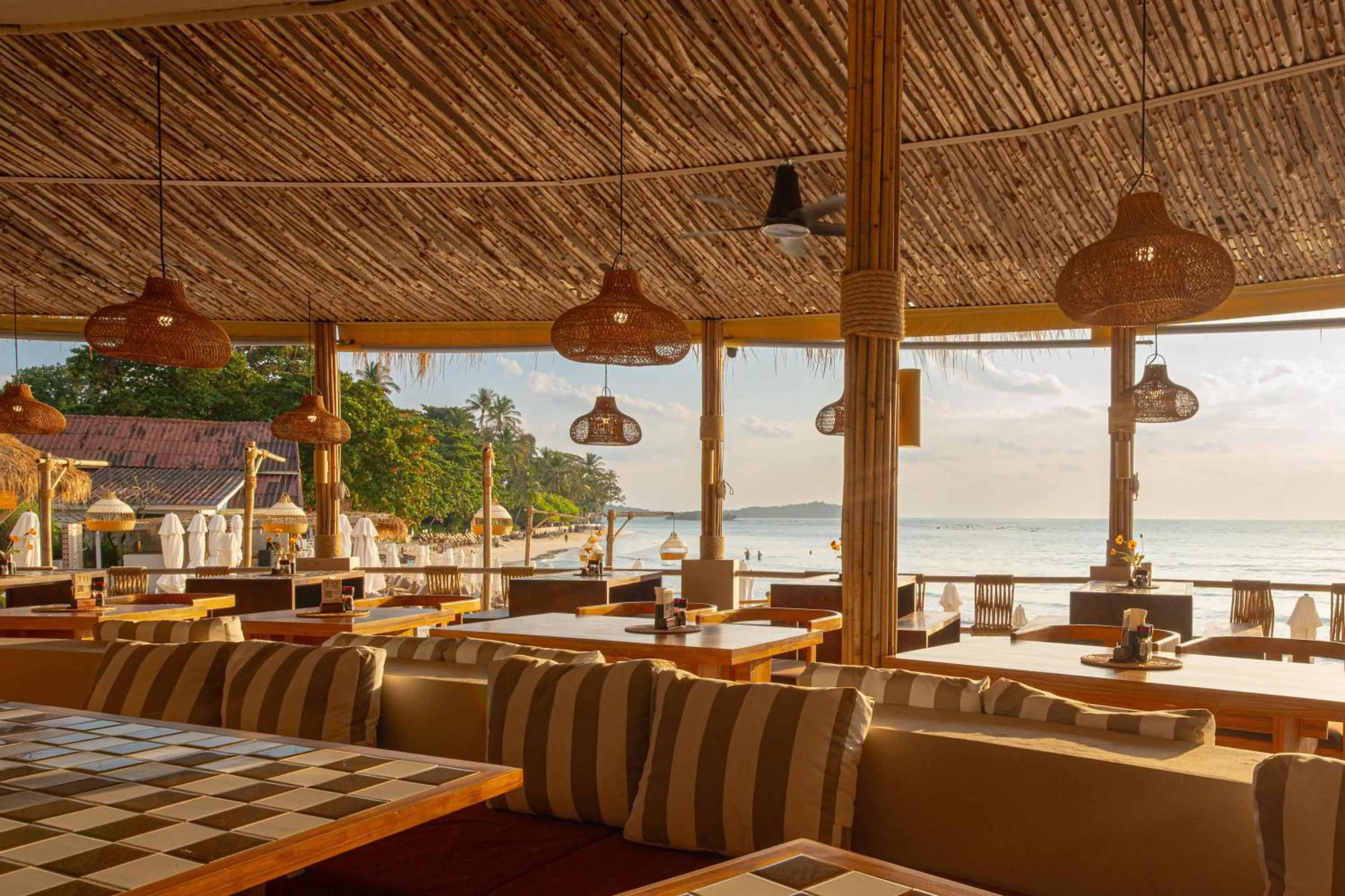 Restaurant/places to eat in The Beachfront Hostel