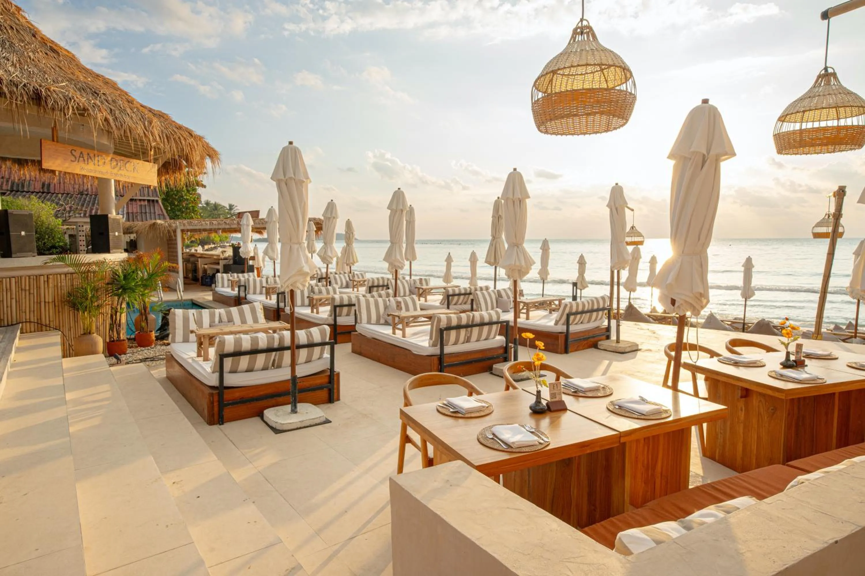 Restaurant/places to eat in The Beachfront Hostel