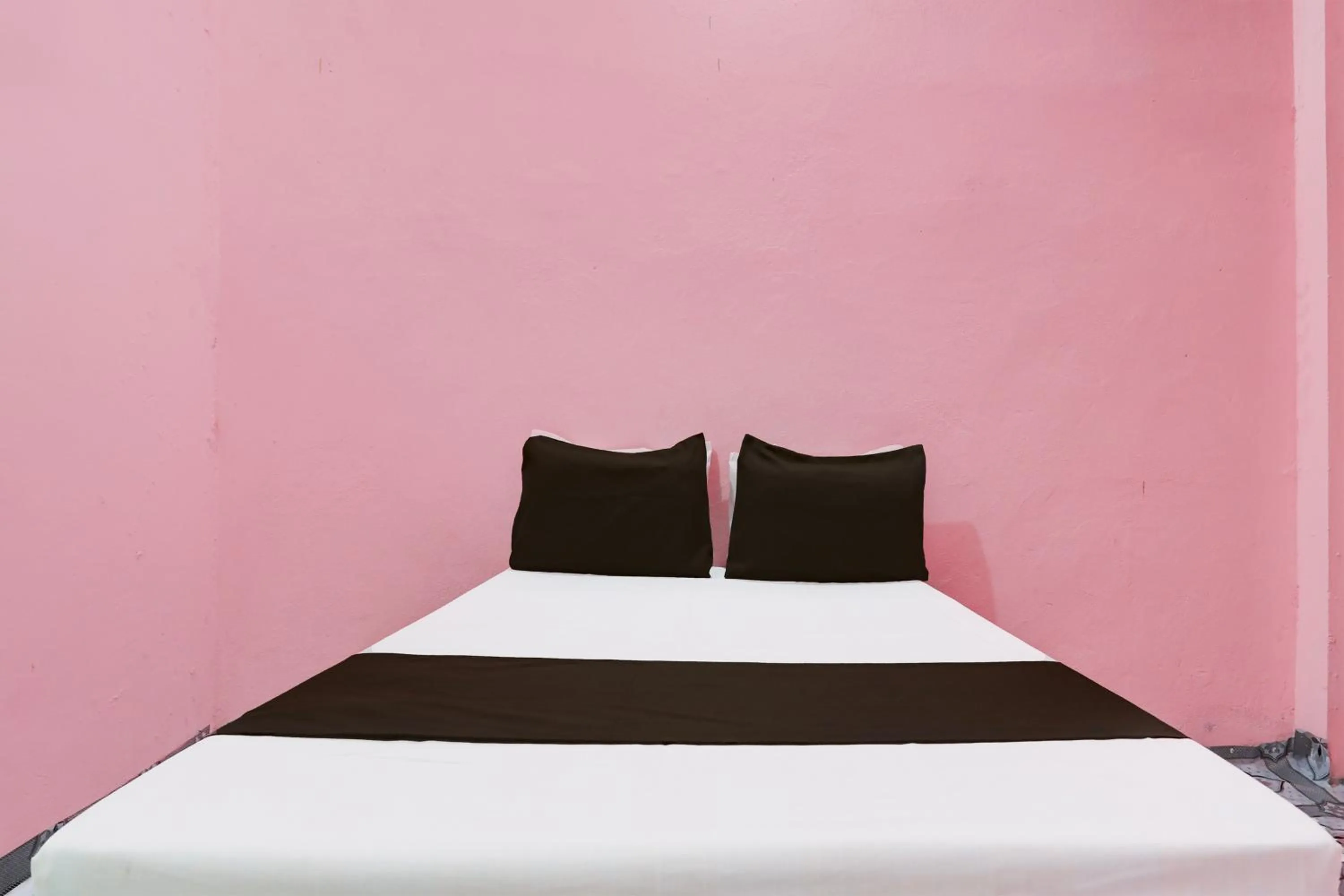 Bedroom, Bed in SPOT ON The Silver Hotel & Restaurant