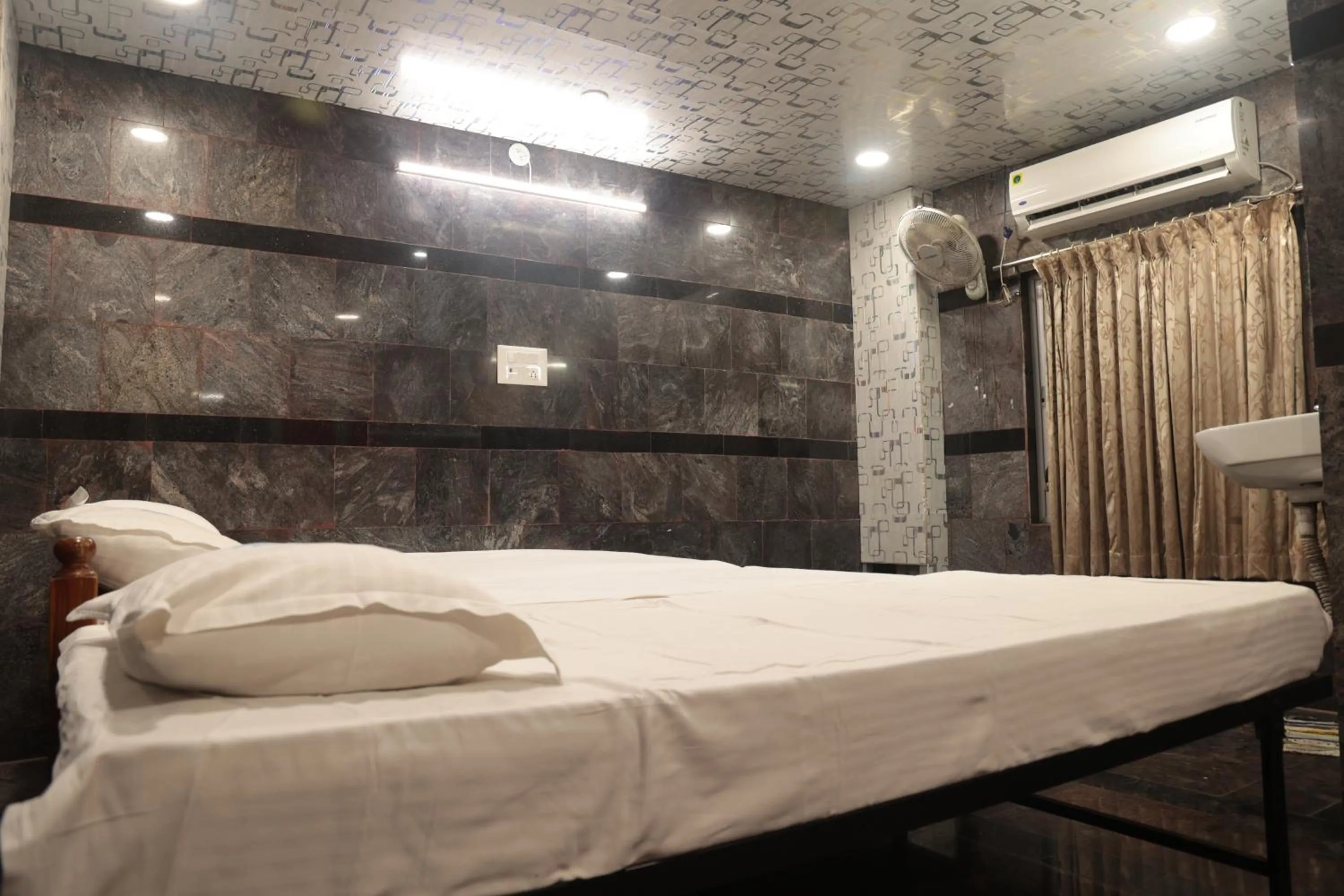 Photo of the whole room in Kala Ressidency