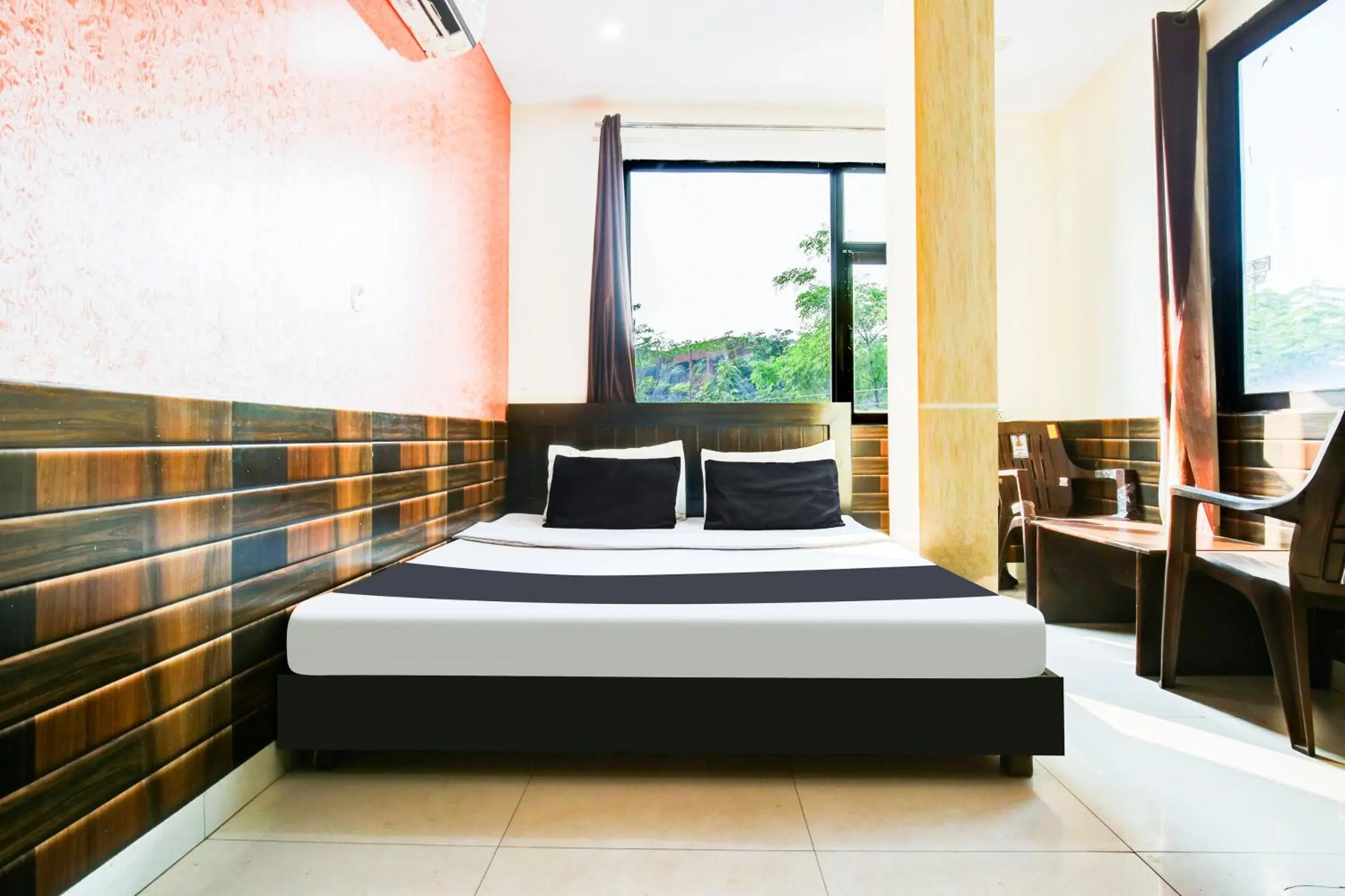 Bedroom in Hotel O Shivansh Palace Bedroom in Hotel O Shivansh Palace