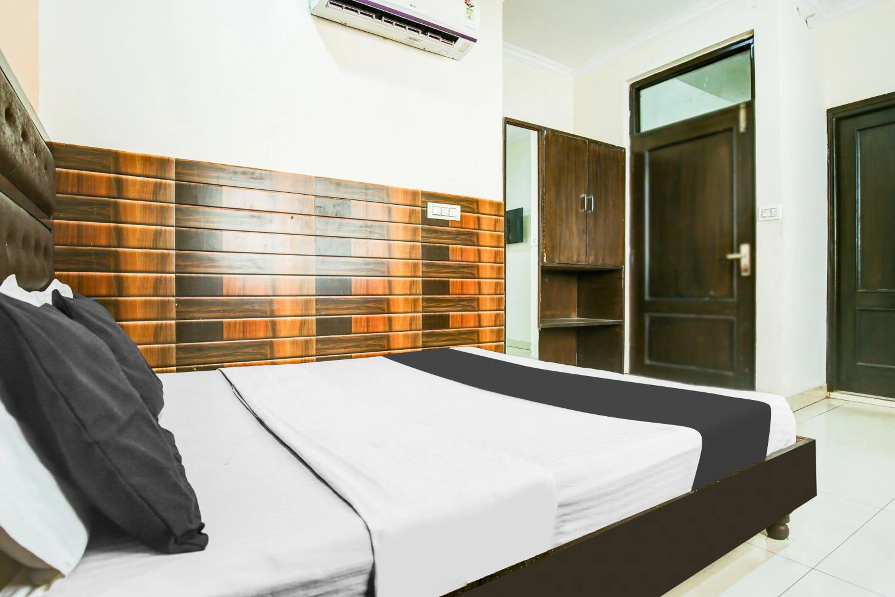 Bedroom in Hotel O Shivansh Palace