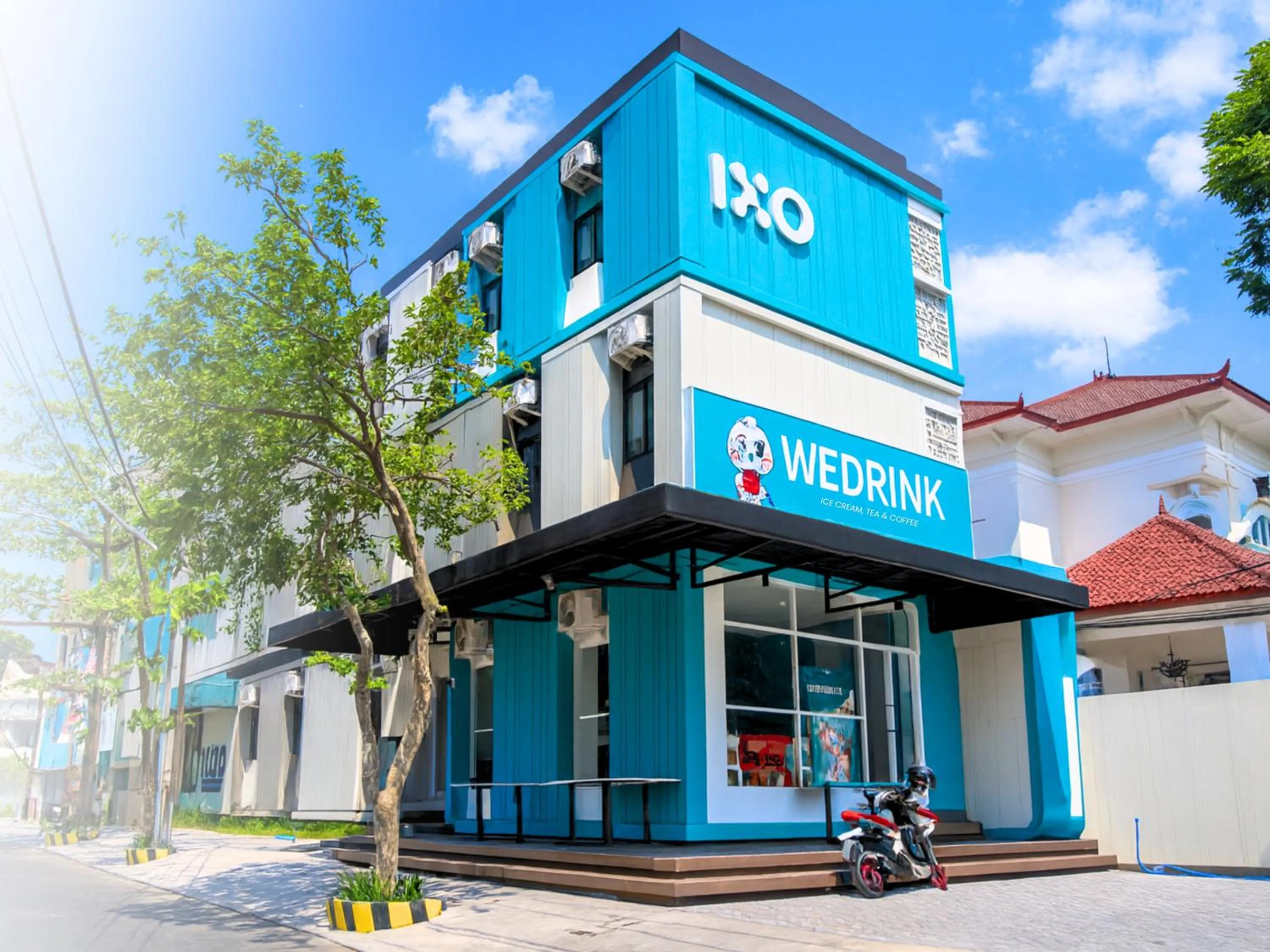Property building in IXO Hotel Semarang