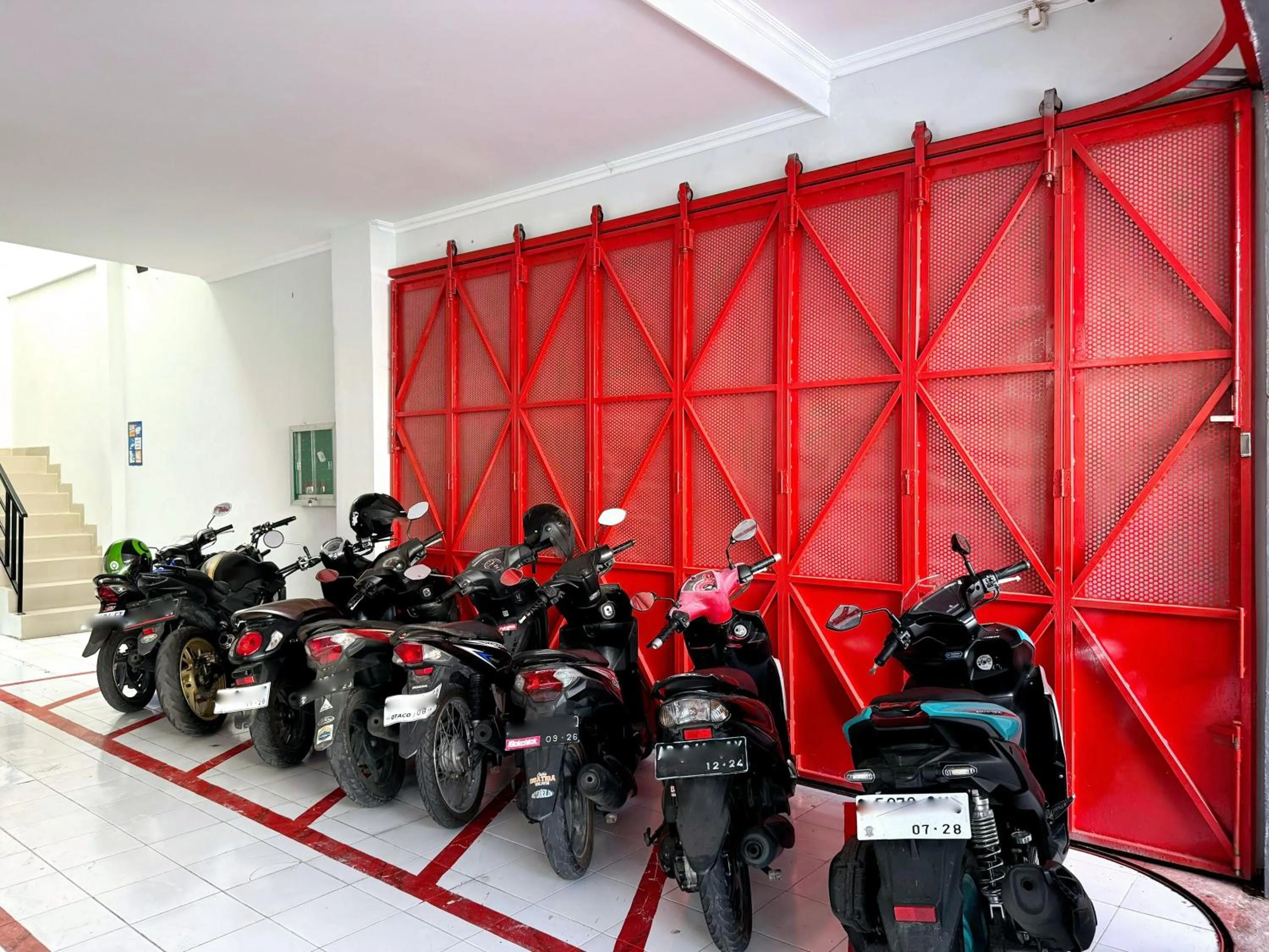 Parking in RedDoorz near Stasiun Kediri