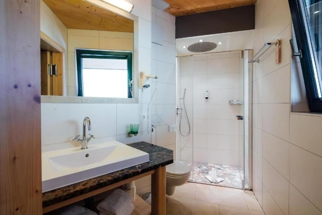 Bathroom in Hotel Beverly Hill