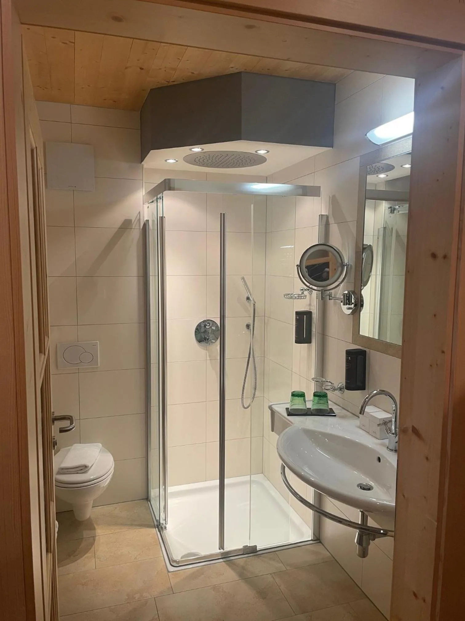 Bathroom in Hotel Beverly Hill