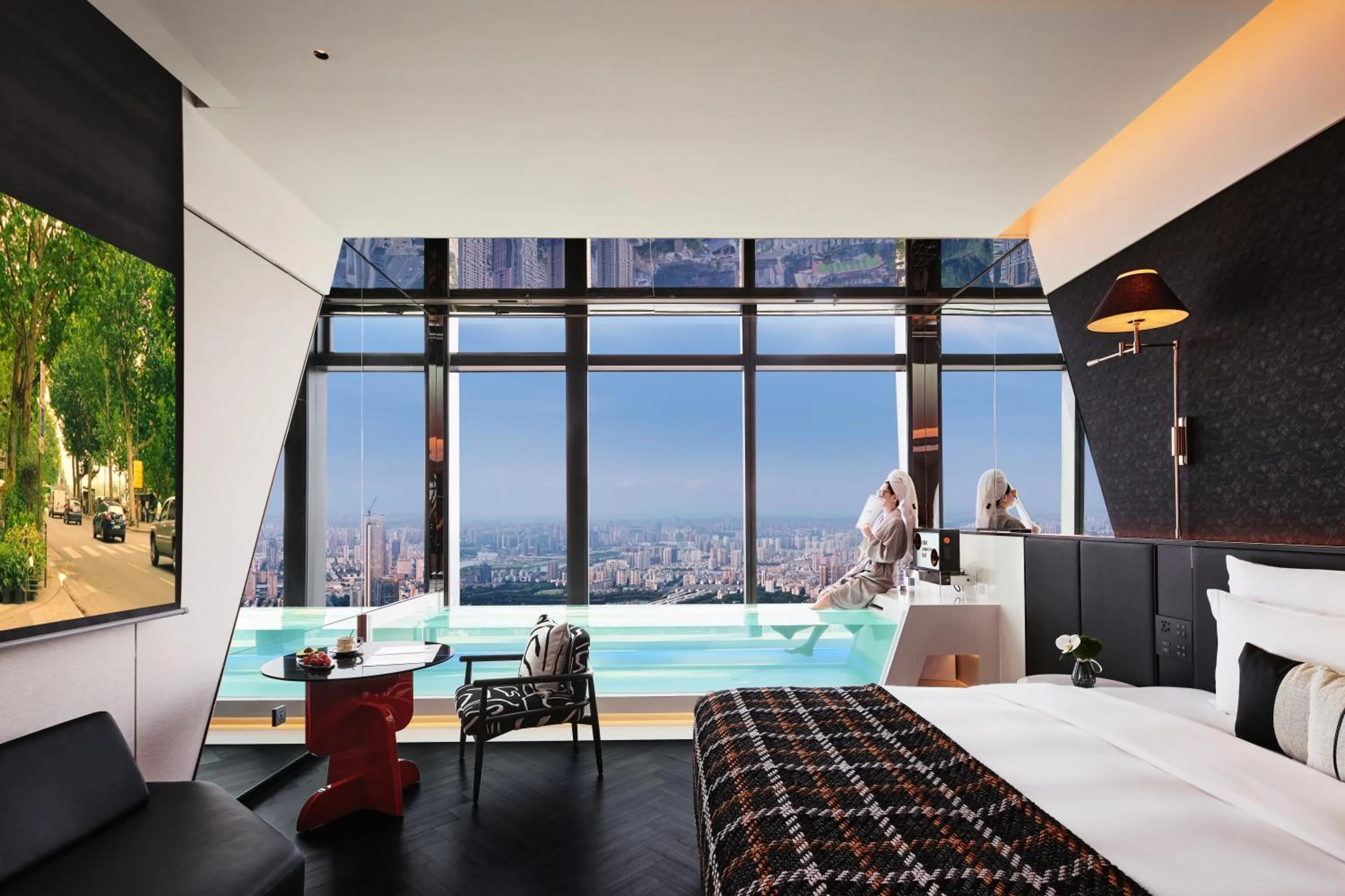 Photo of the whole room, Bed in ISEYA Panoramic Hotel Changsha Wuyi Square Flagship