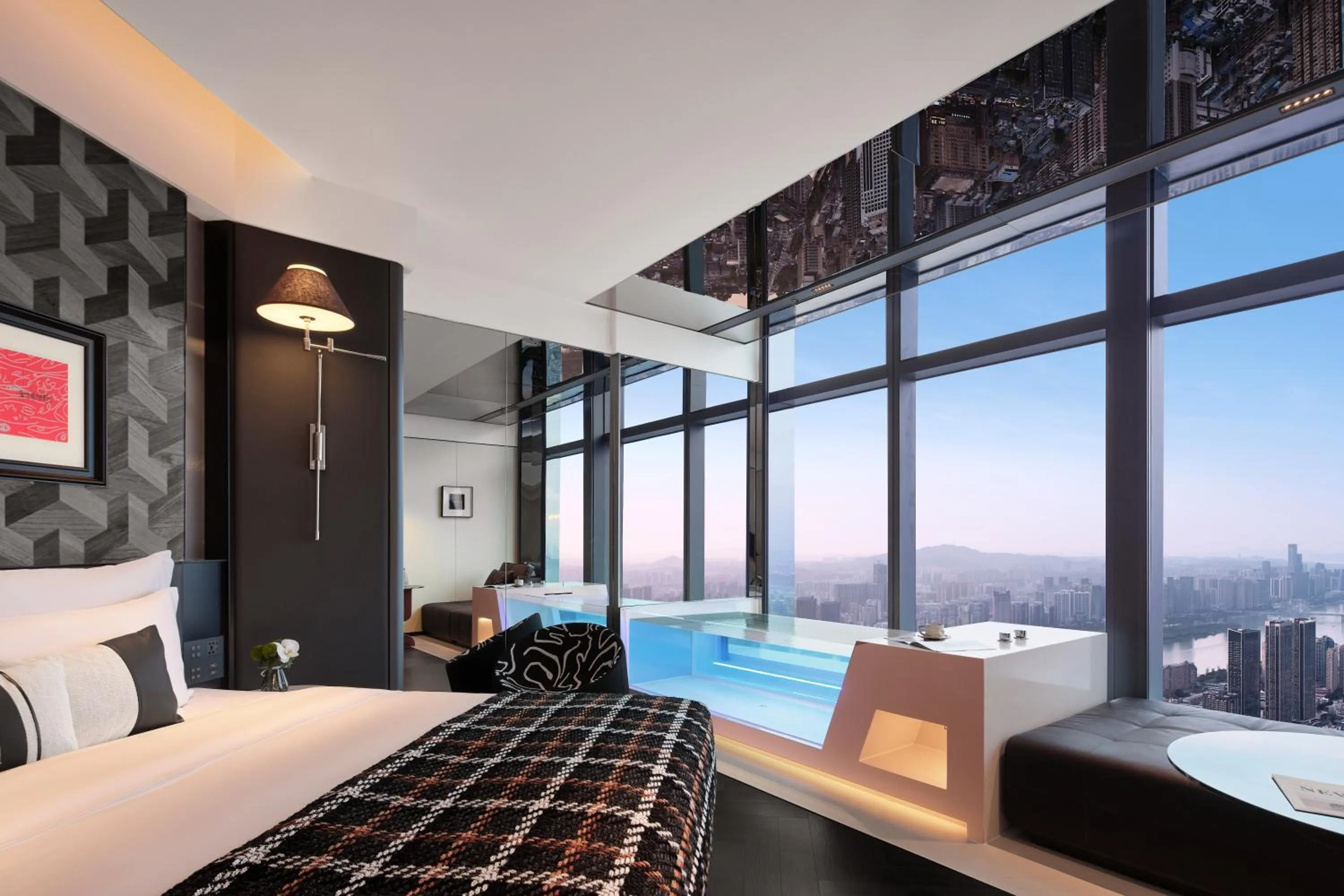 Bath, Bed in ISEYA Panoramic Hotel Changsha Wuyi Square Flagship