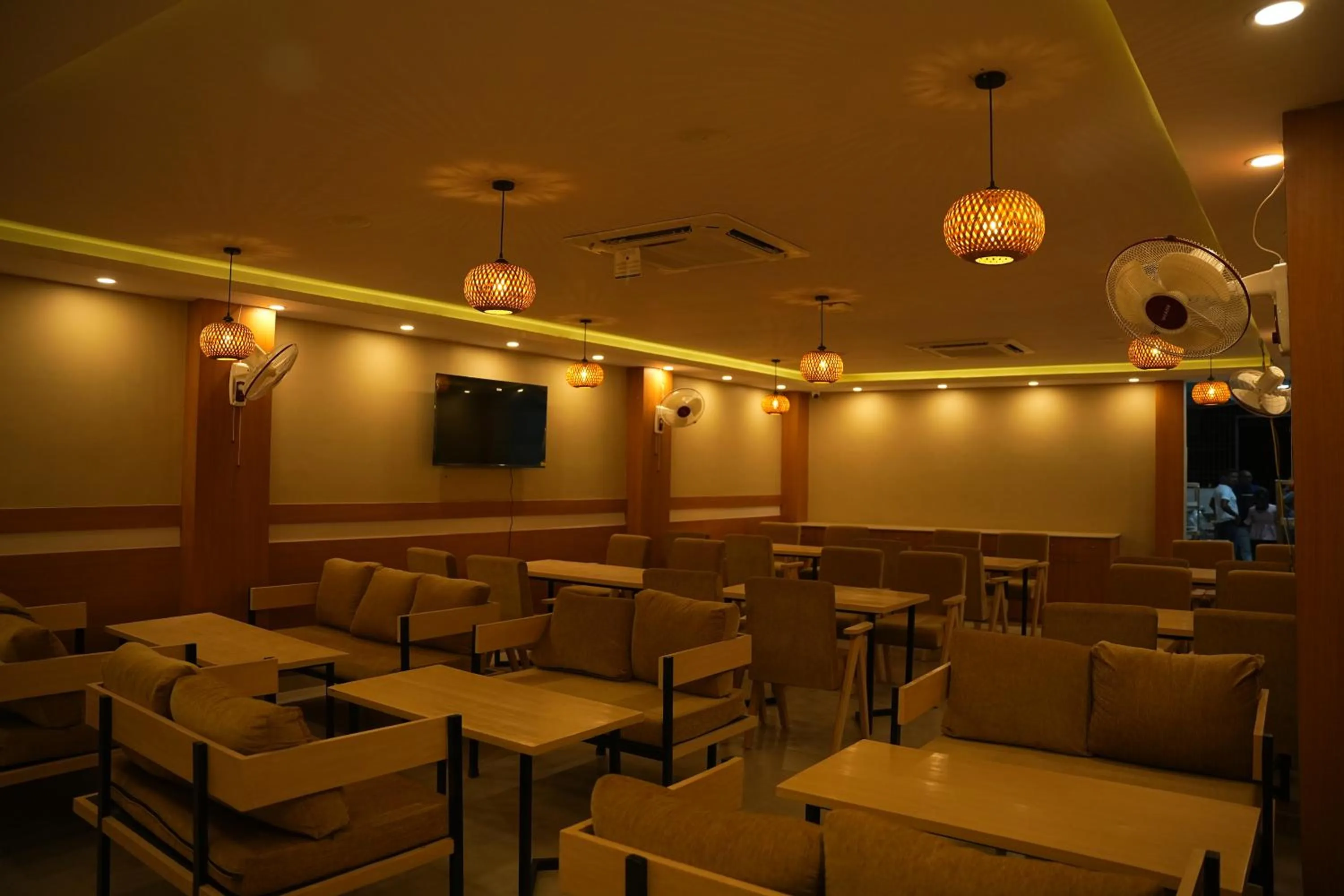 Restaurant/places to eat in Hotel Mystic Mithila