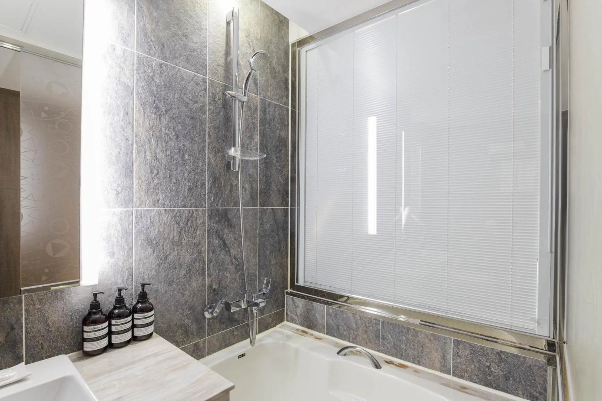 Shower in Hotel Elora