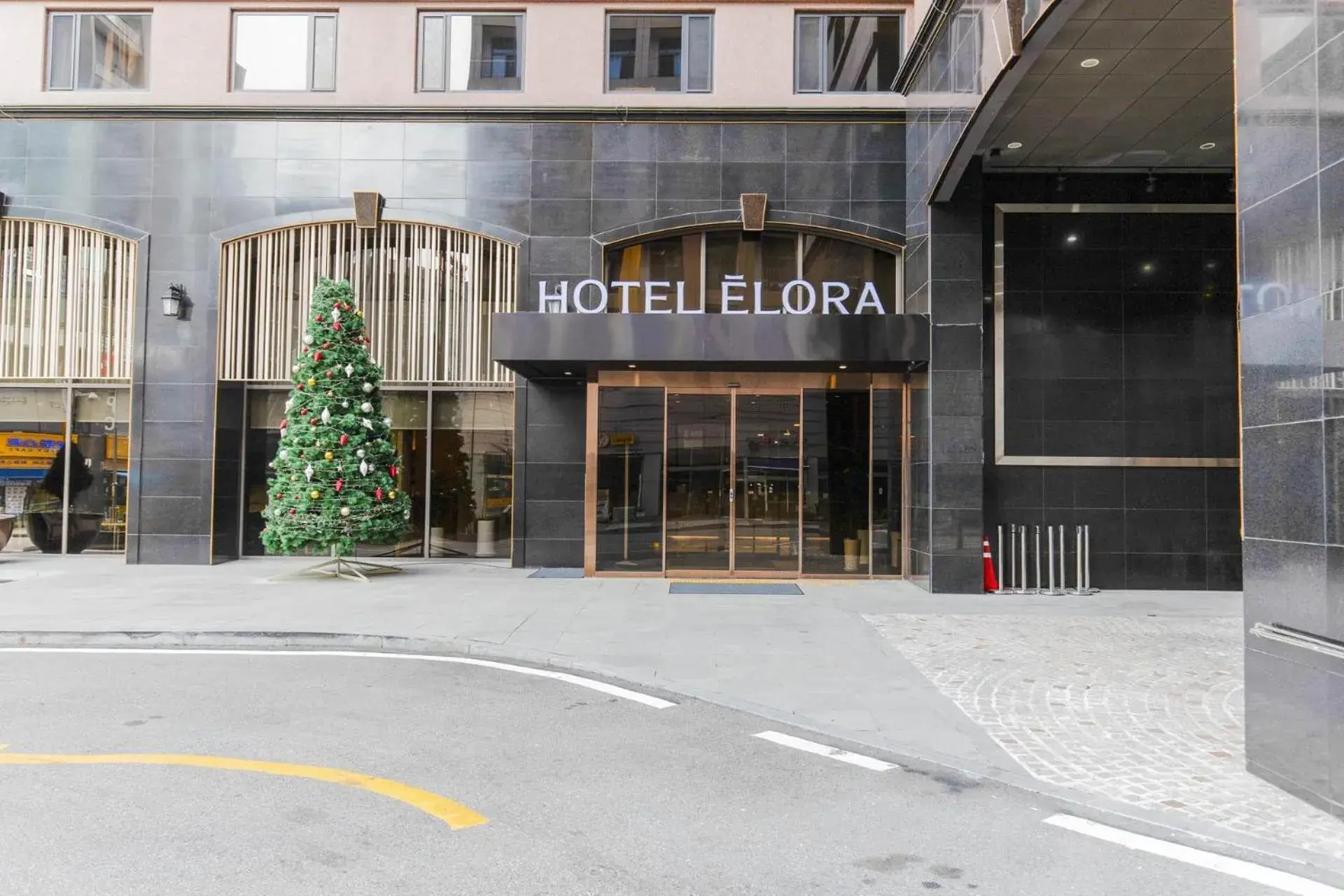 Property building in Hotel Elora Property building in Hotel Elora