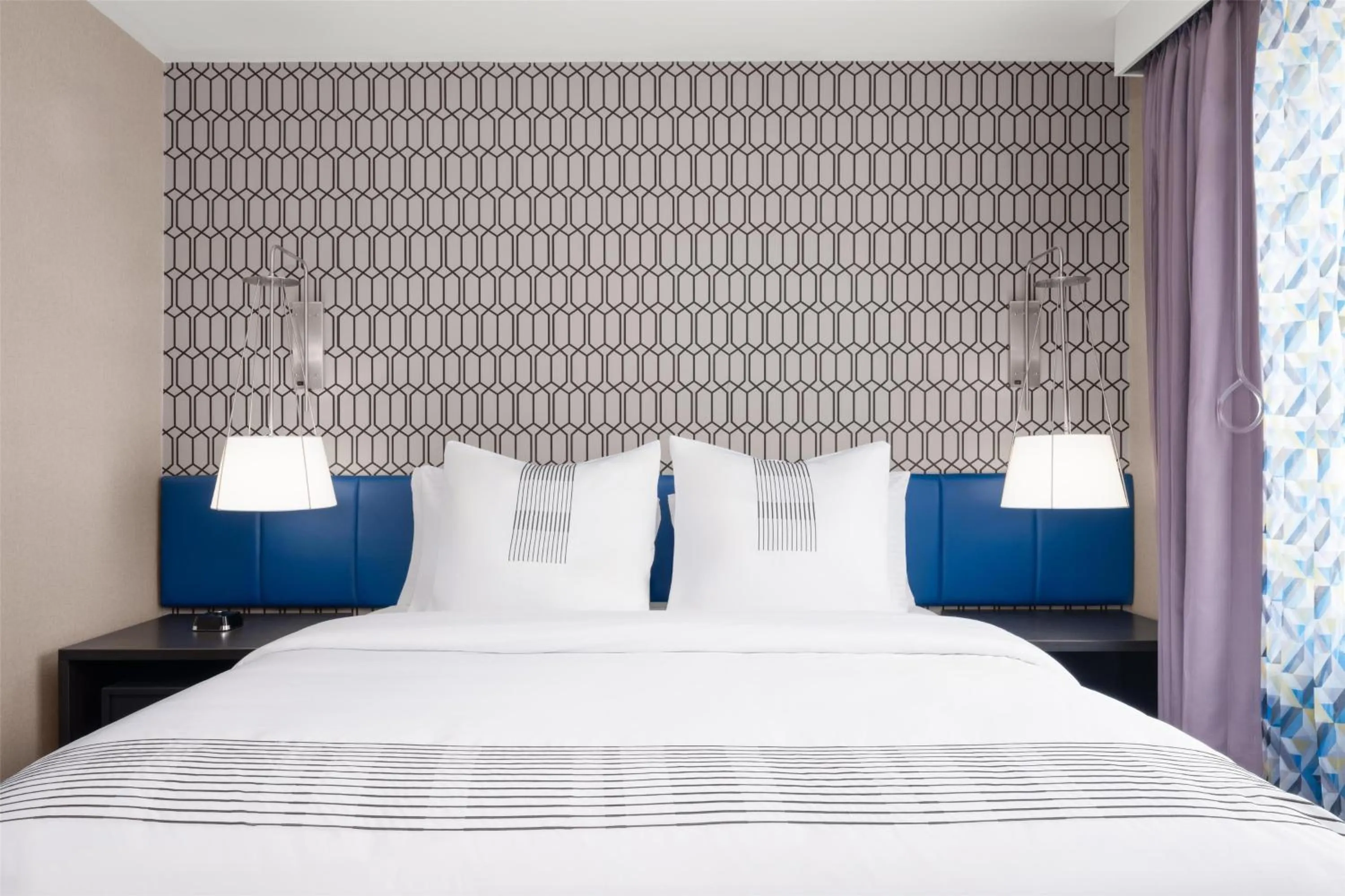 Bedroom, Bed in GLō Best Western Bronx NYC