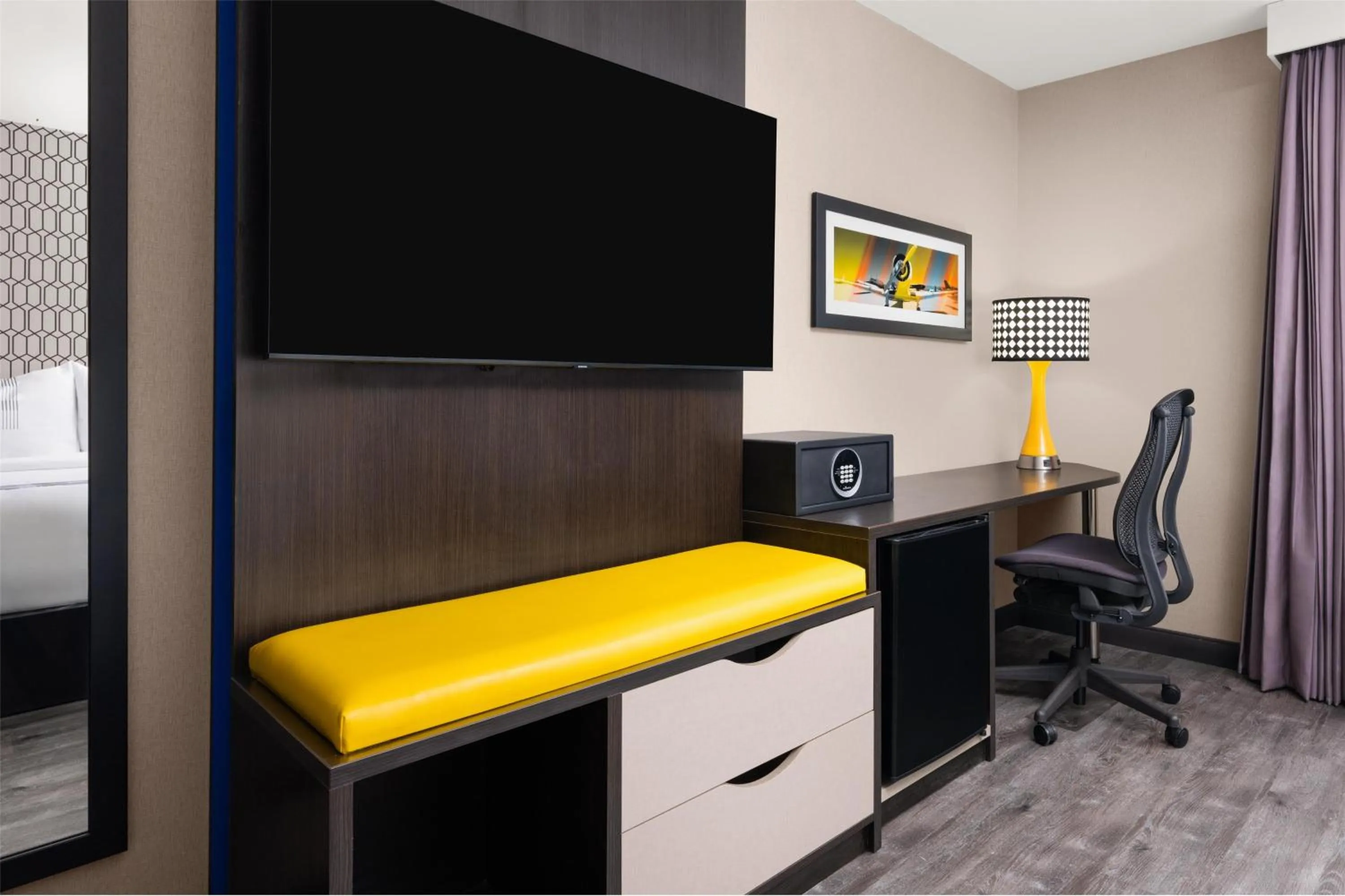 Bedroom in GLō Best Western Bronx NYC