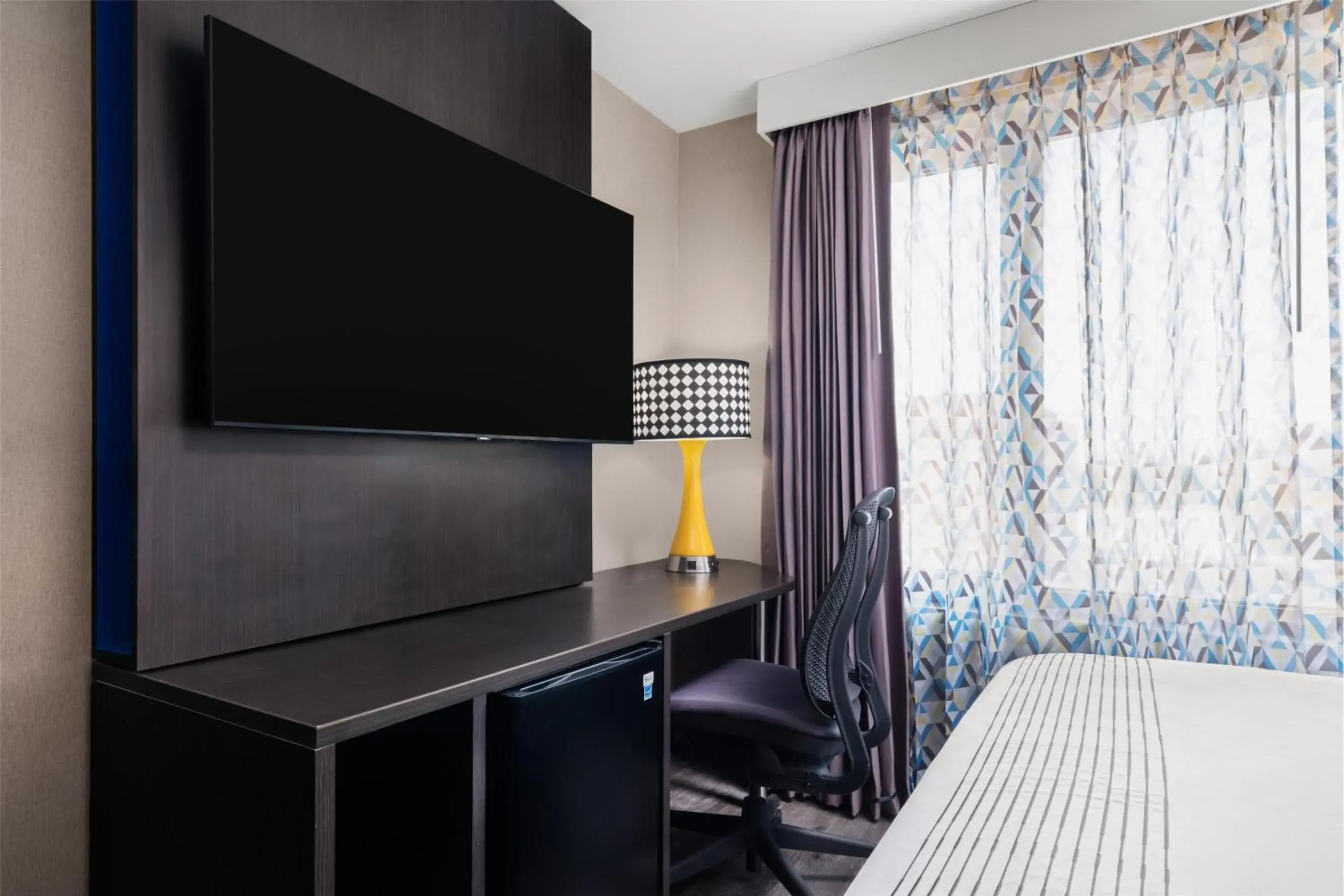 Bedroom, Bed in GLō Best Western Bronx NYC Bedroom, Bed in GLō Best Western Bronx NYC