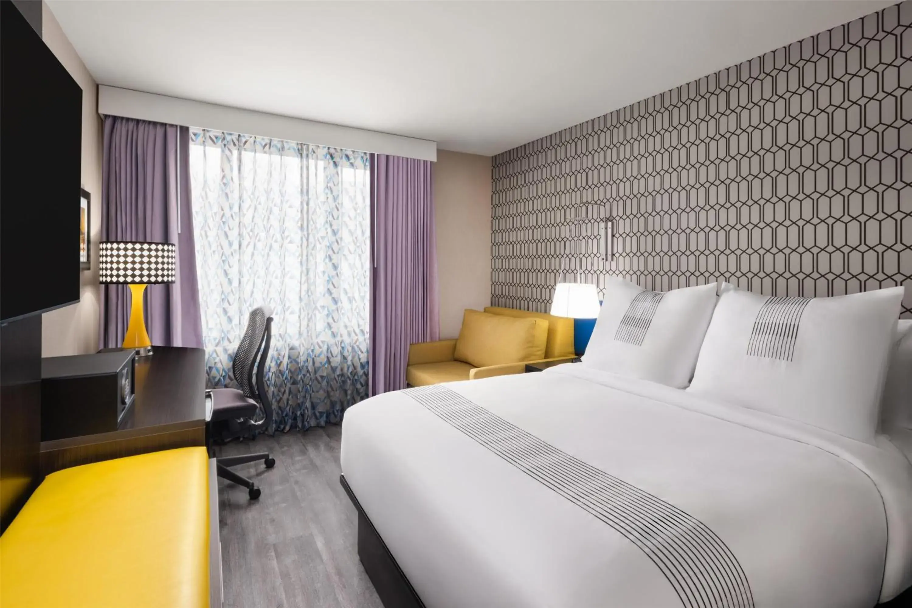 Bedroom, Bed in GLō Best Western Bronx NYC Bedroom, Bed in GLō Best Western Bronx NYC