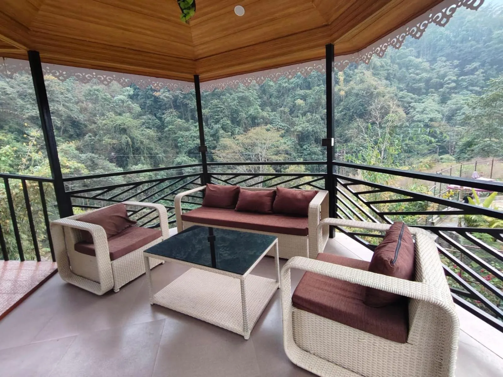 Living room in Nature's Nest Resort
