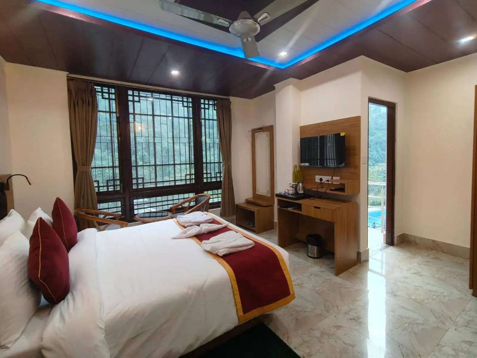 Bedroom, Bed in Nature's Nest Resort Bedroom, Bed in Nature's Nest Resort