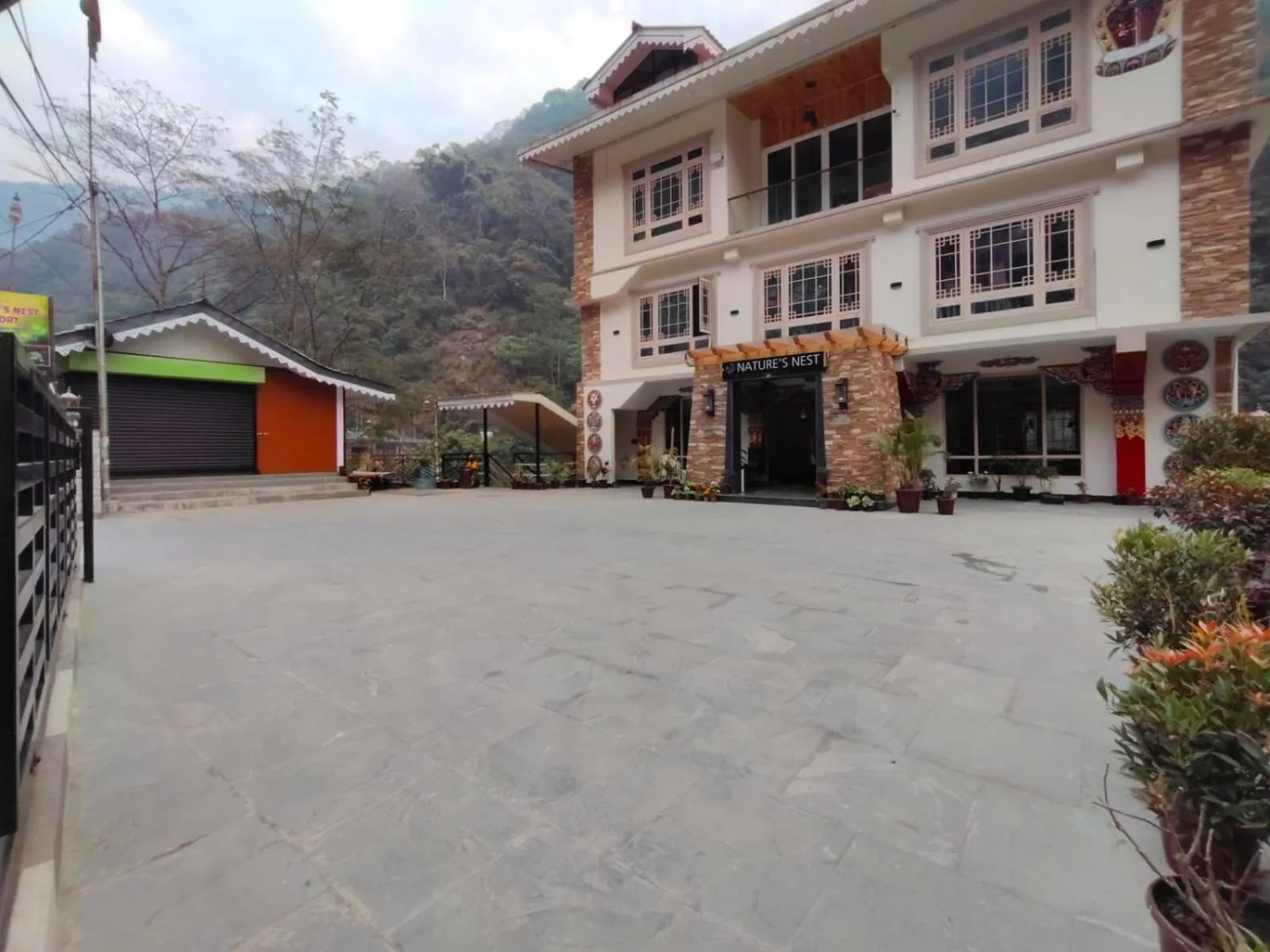 Parking in Nature's Nest Resort