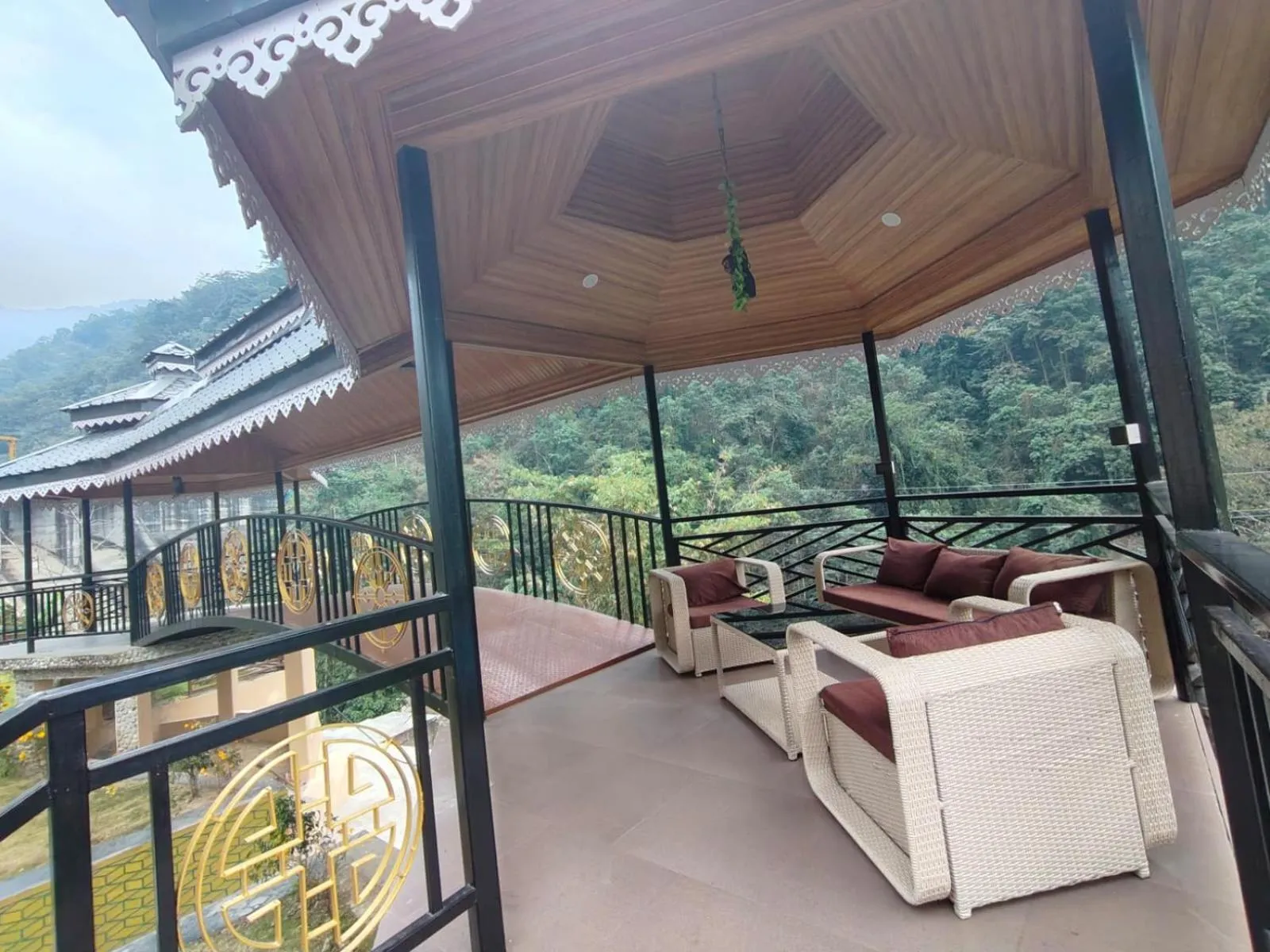 Living room in Nature's Nest Resort