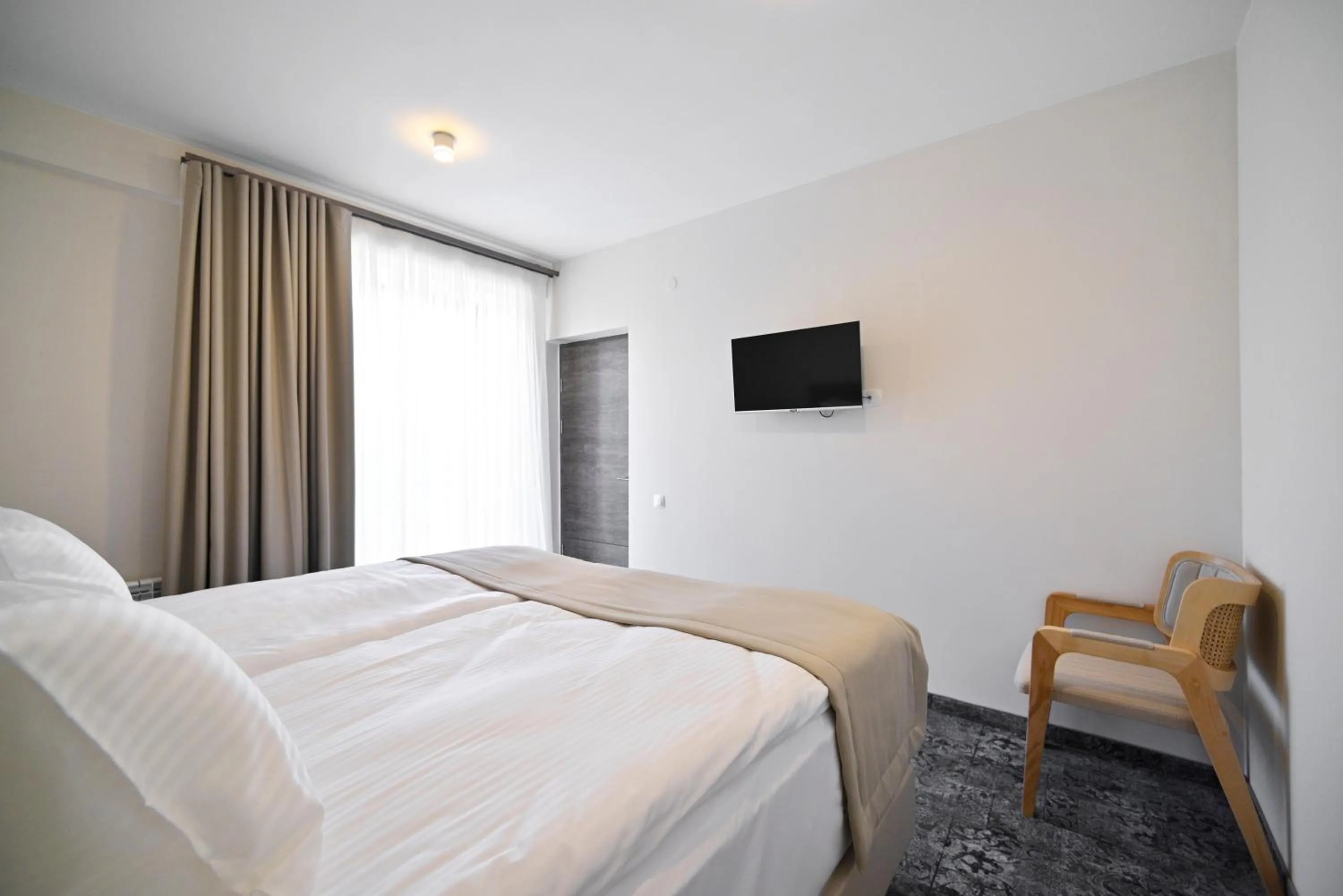 Bed in Stonehenge Hotel & Restaurant