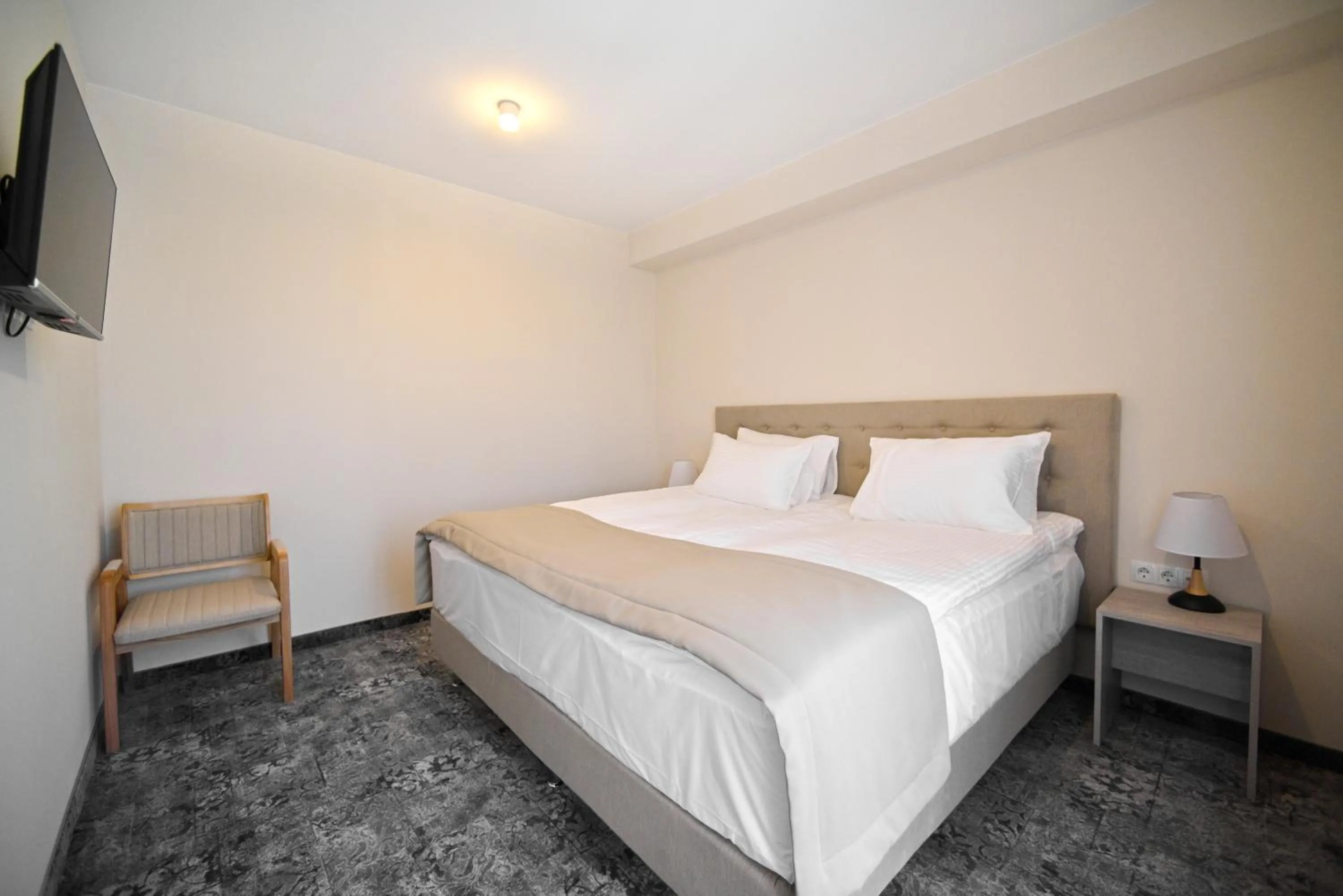 Bed in Stonehenge Hotel & Restaurant