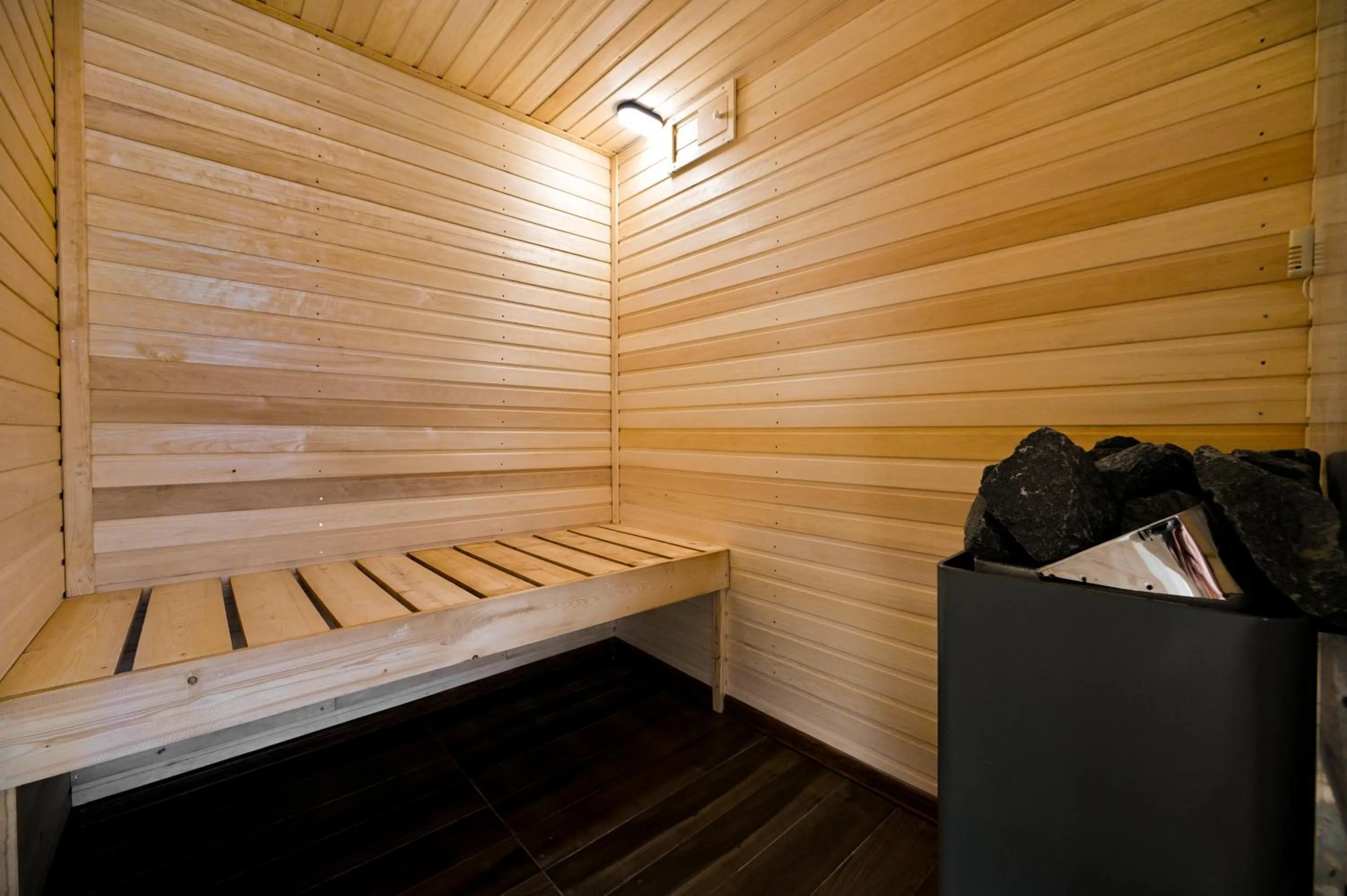 Sauna, Bed in Stonehenge Hotel & Restaurant