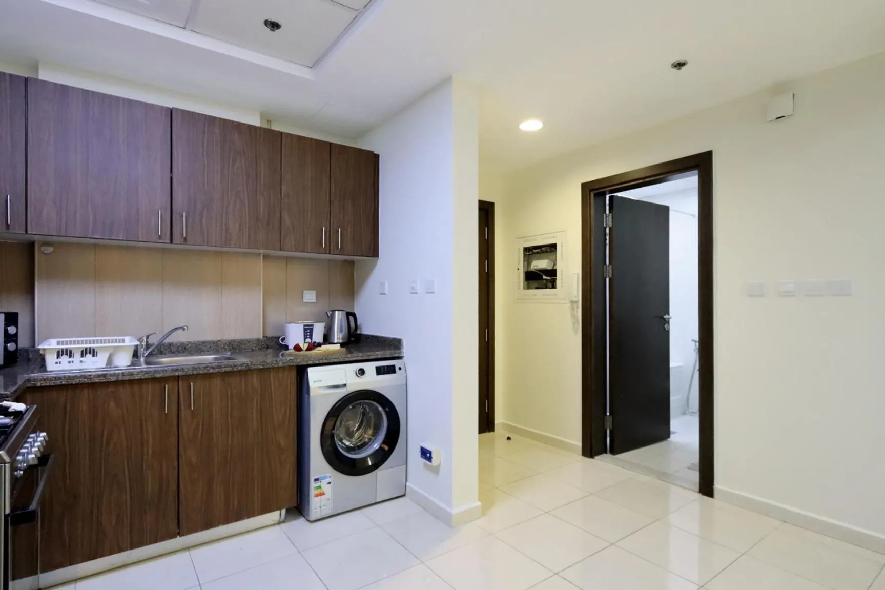 Kitchen or kitchenette in Livbnb-Spacious JVC Studio, Near Dining and Shops