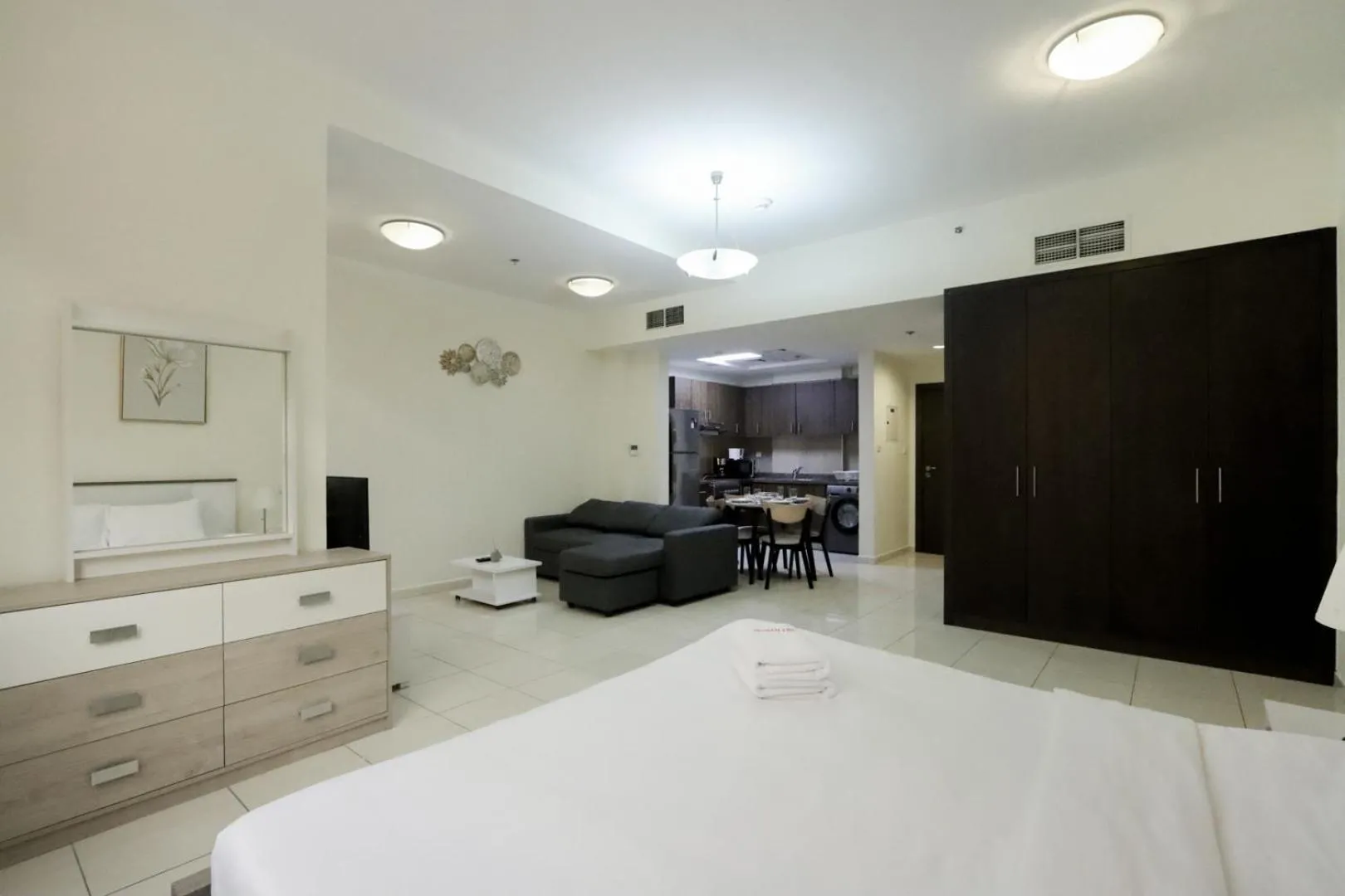 Bed in Livbnb-Spacious JVC Studio, Near Dining and Shops