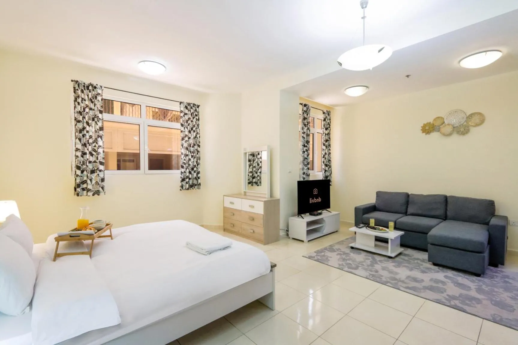 Bed in Livbnb-Spacious JVC Studio, Near Dining and Shops