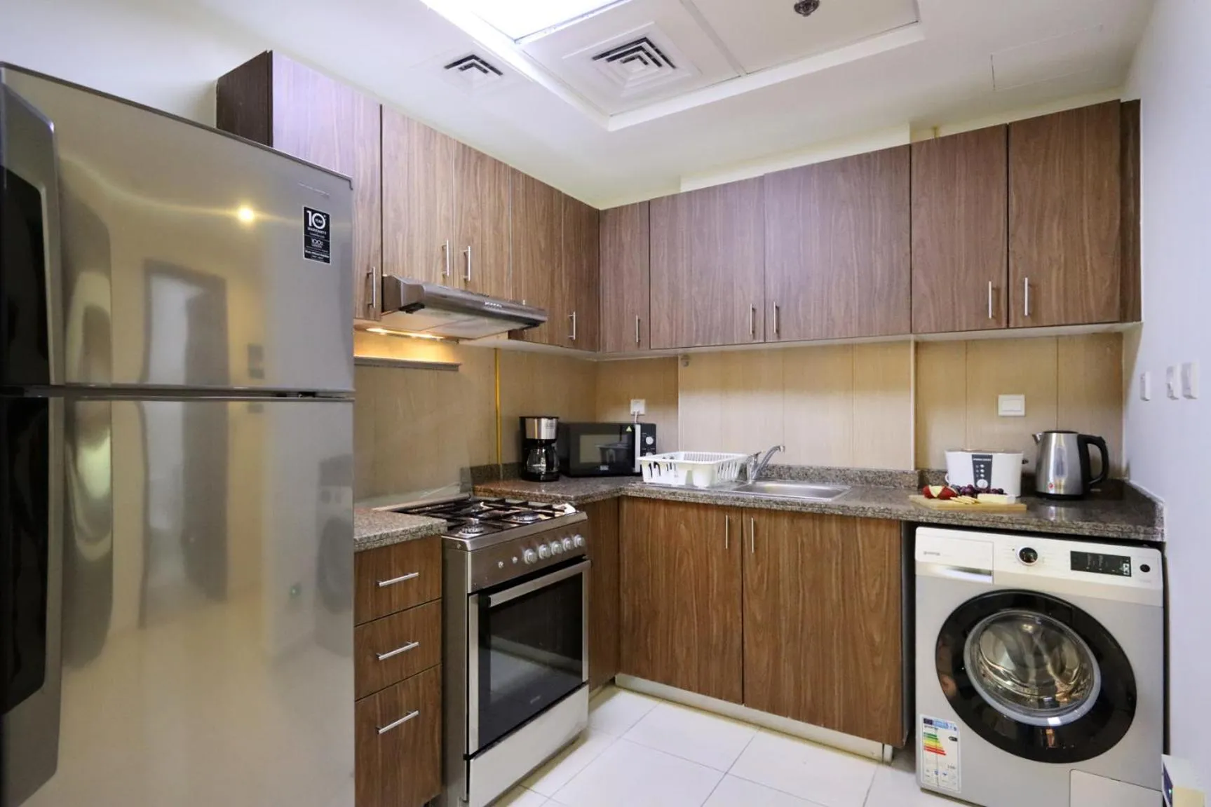 Kitchen or kitchenette in Livbnb-Spacious JVC Studio, Near Dining and Shops