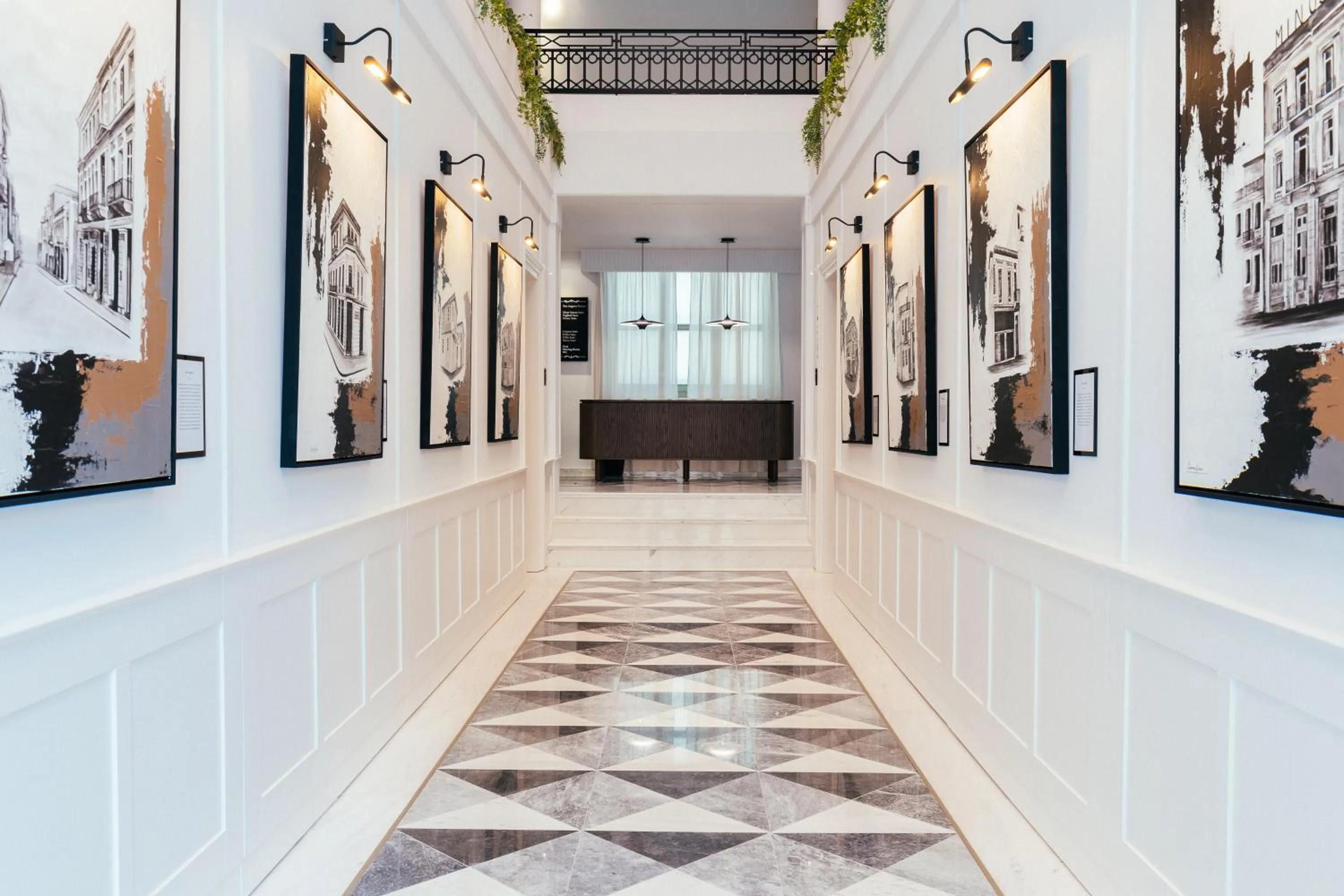 Facade/entrance in Rua Augusta