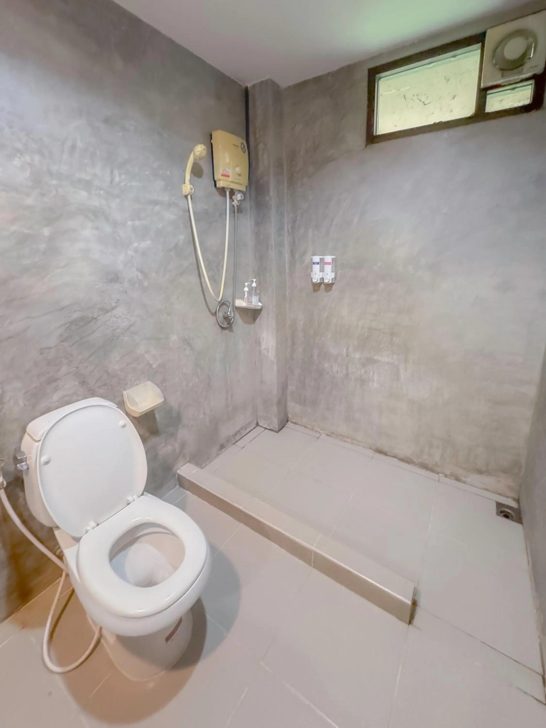 Shower in Saksupha Resort