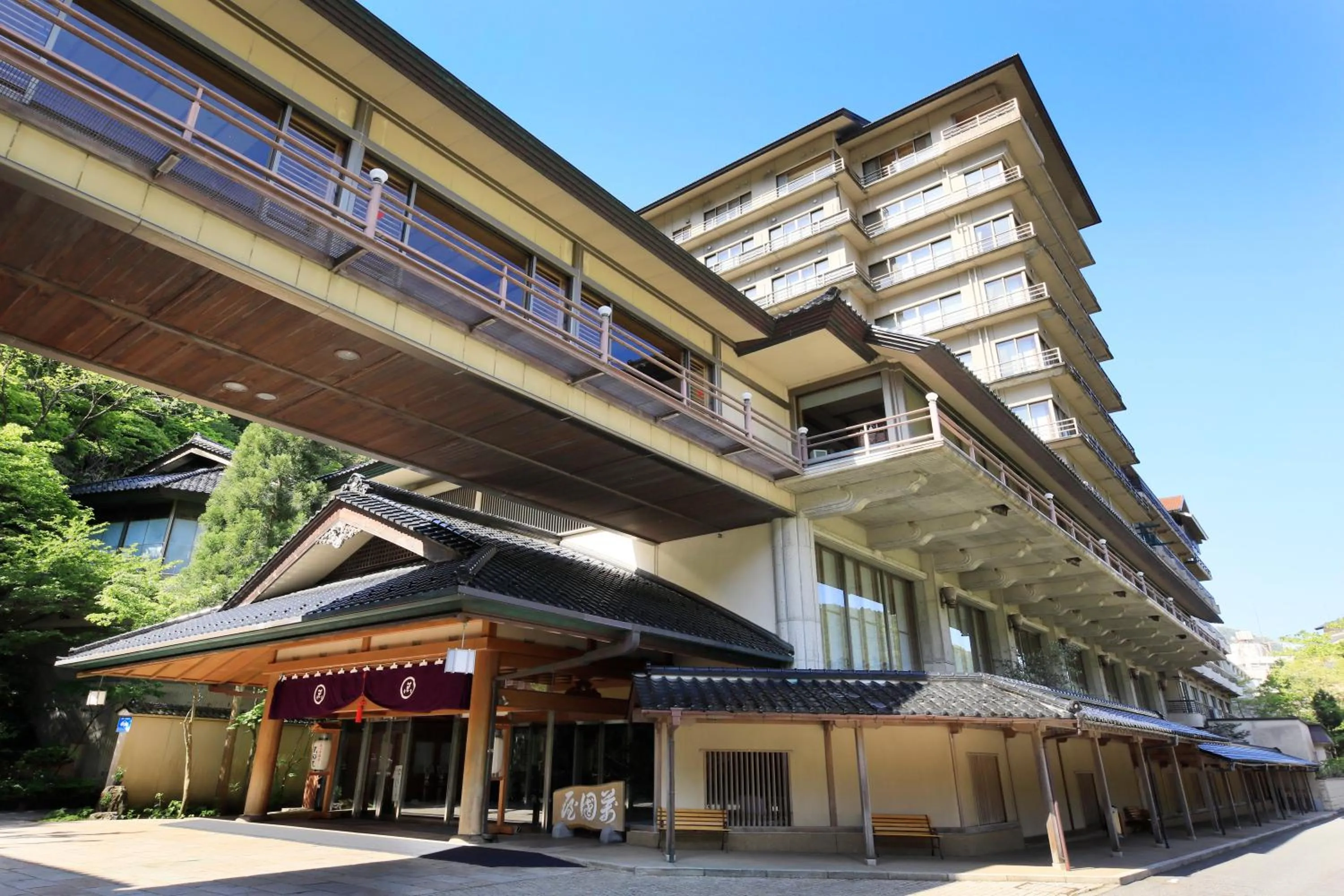 Property building in Bankokuya