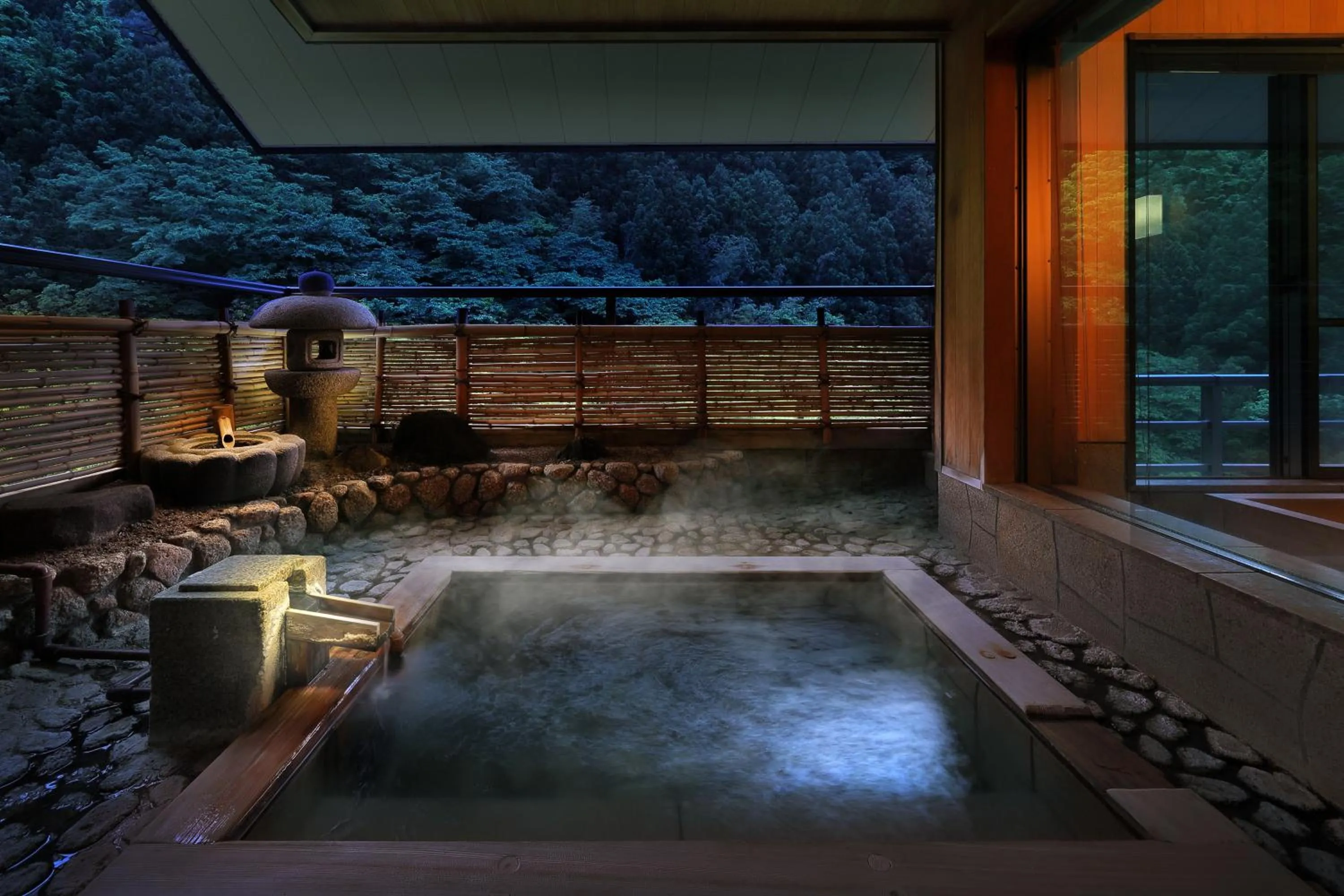 Hot Spring Bath in Bankokuya