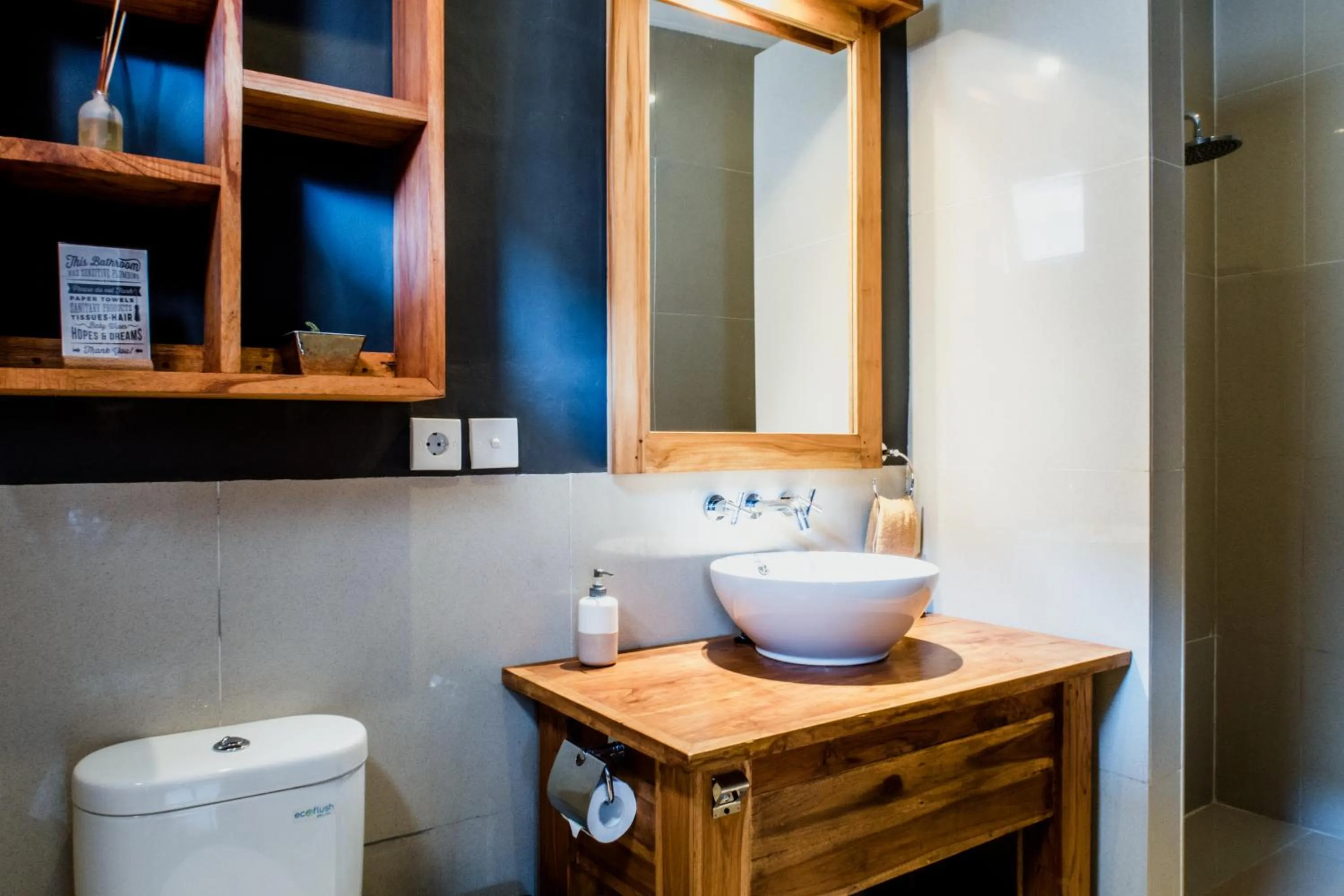 Shower in Pesona Beach Resort & Spa - Adults Only