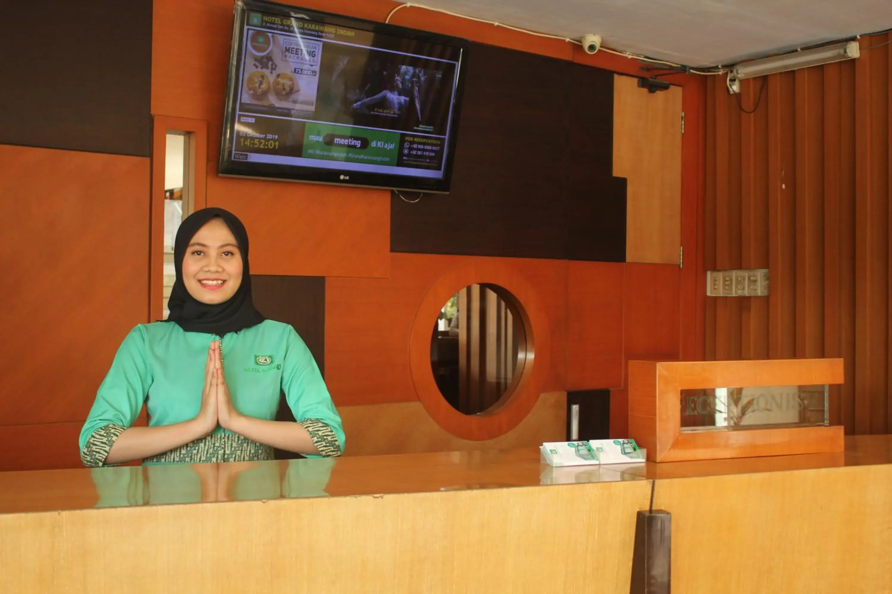 Lobby or reception in Hotel Grand Karawang Indah Lobby or reception in Hotel Grand Karawang Indah
