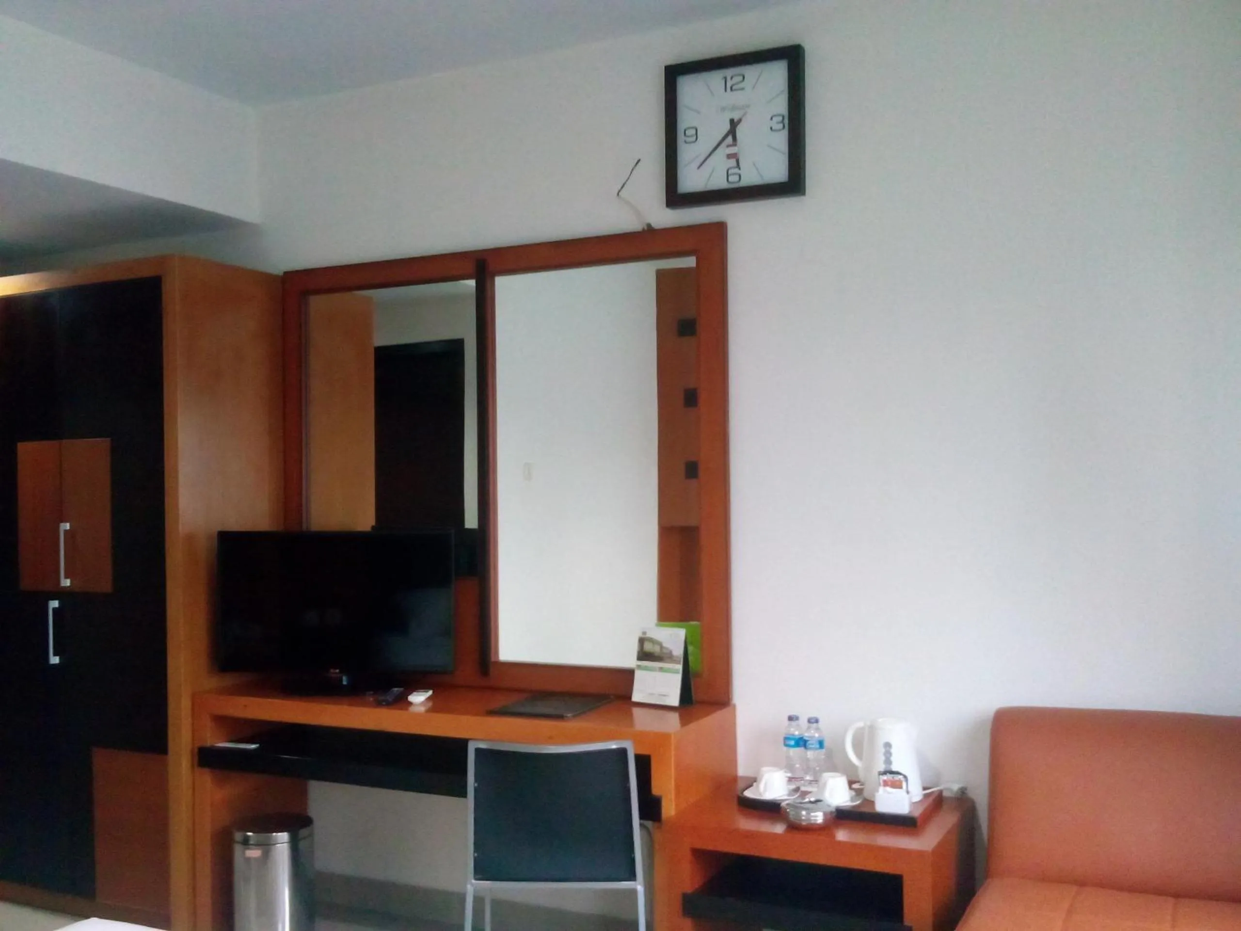 TV and multimedia in Hotel Grand Karawang Indah