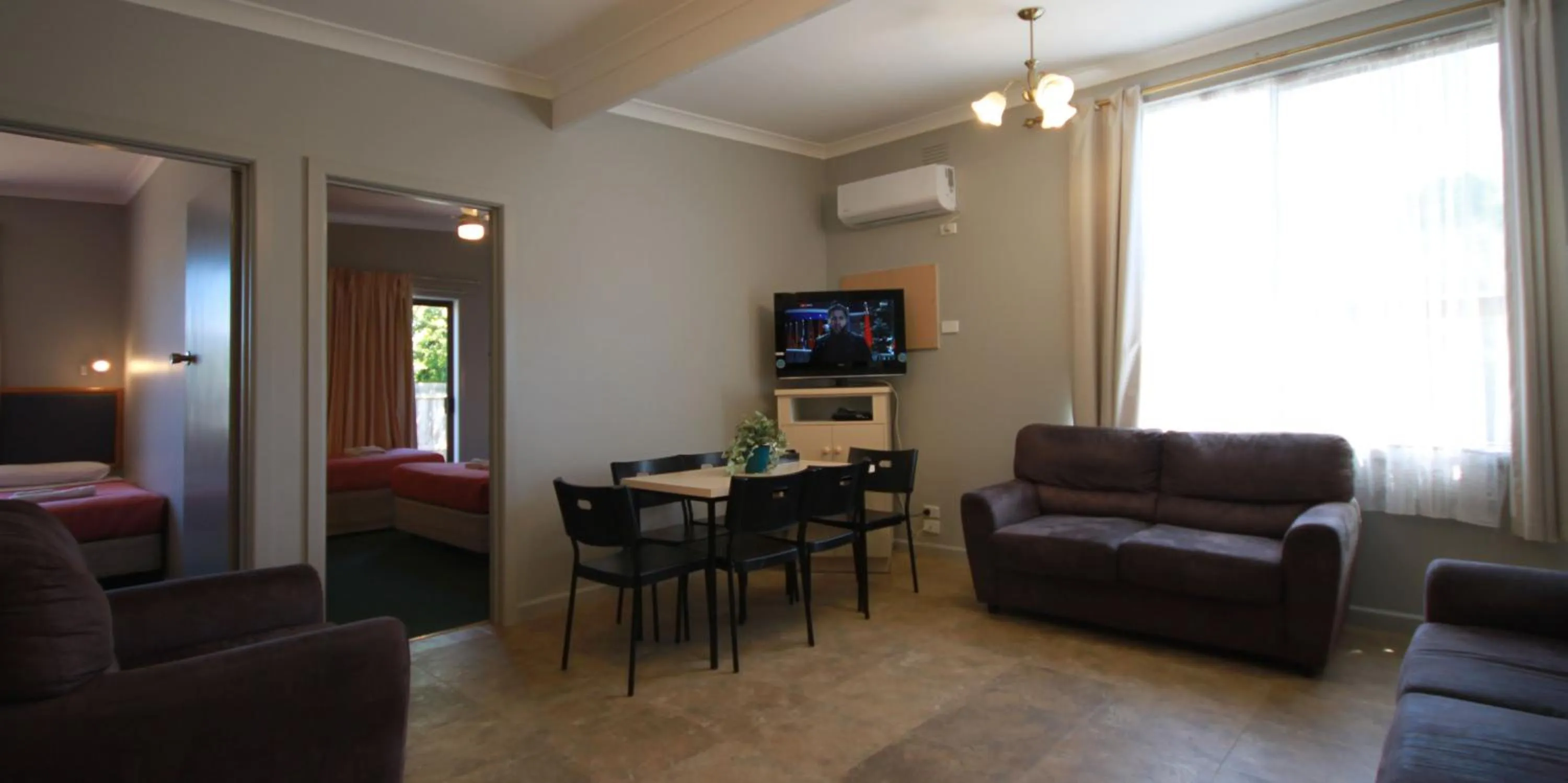 Pelicans Motel San Remo