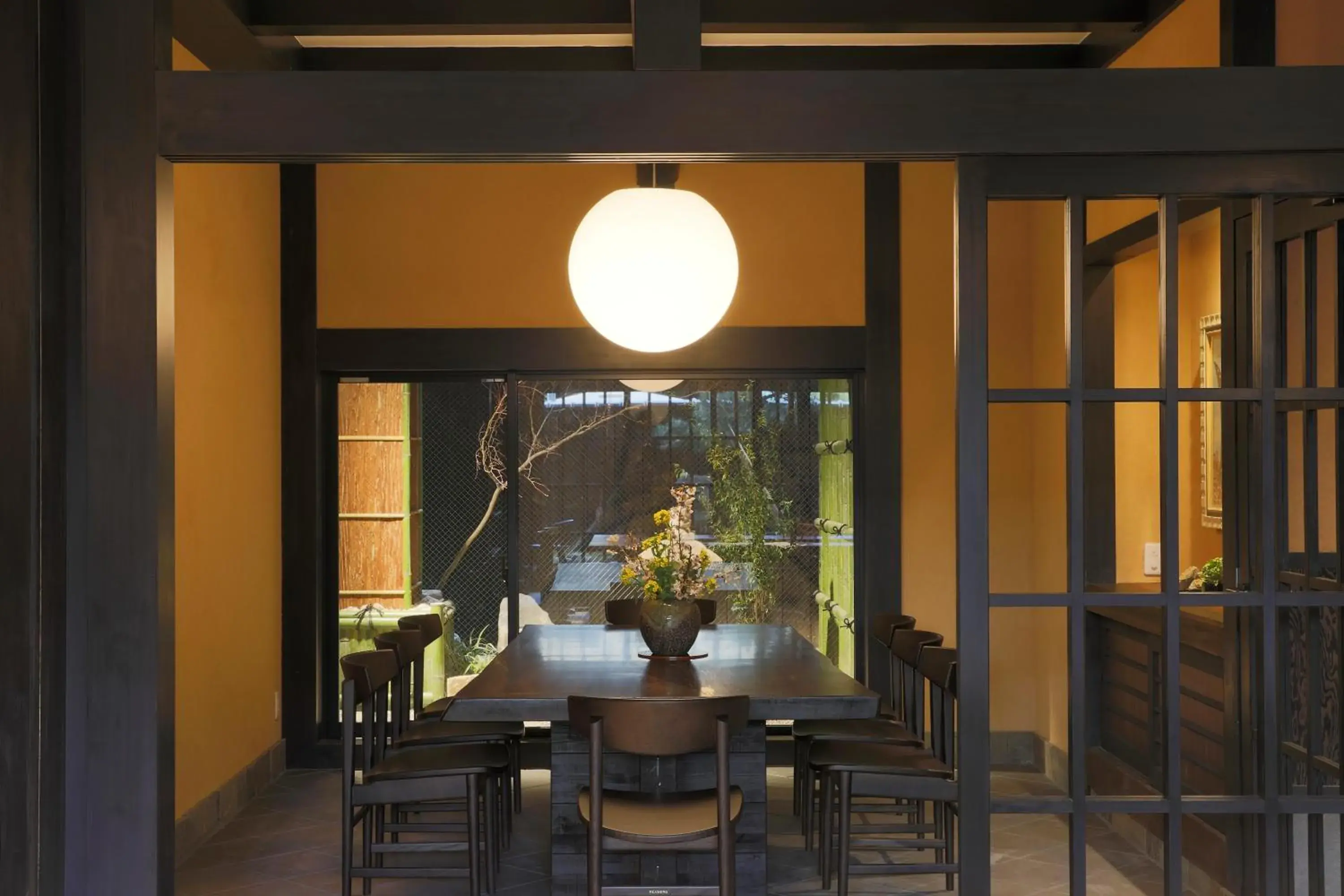 Living room in Kyomachiya Ryokan Sakura Urushitei Living room in Kyomachiya Ryokan Sakura Urushitei