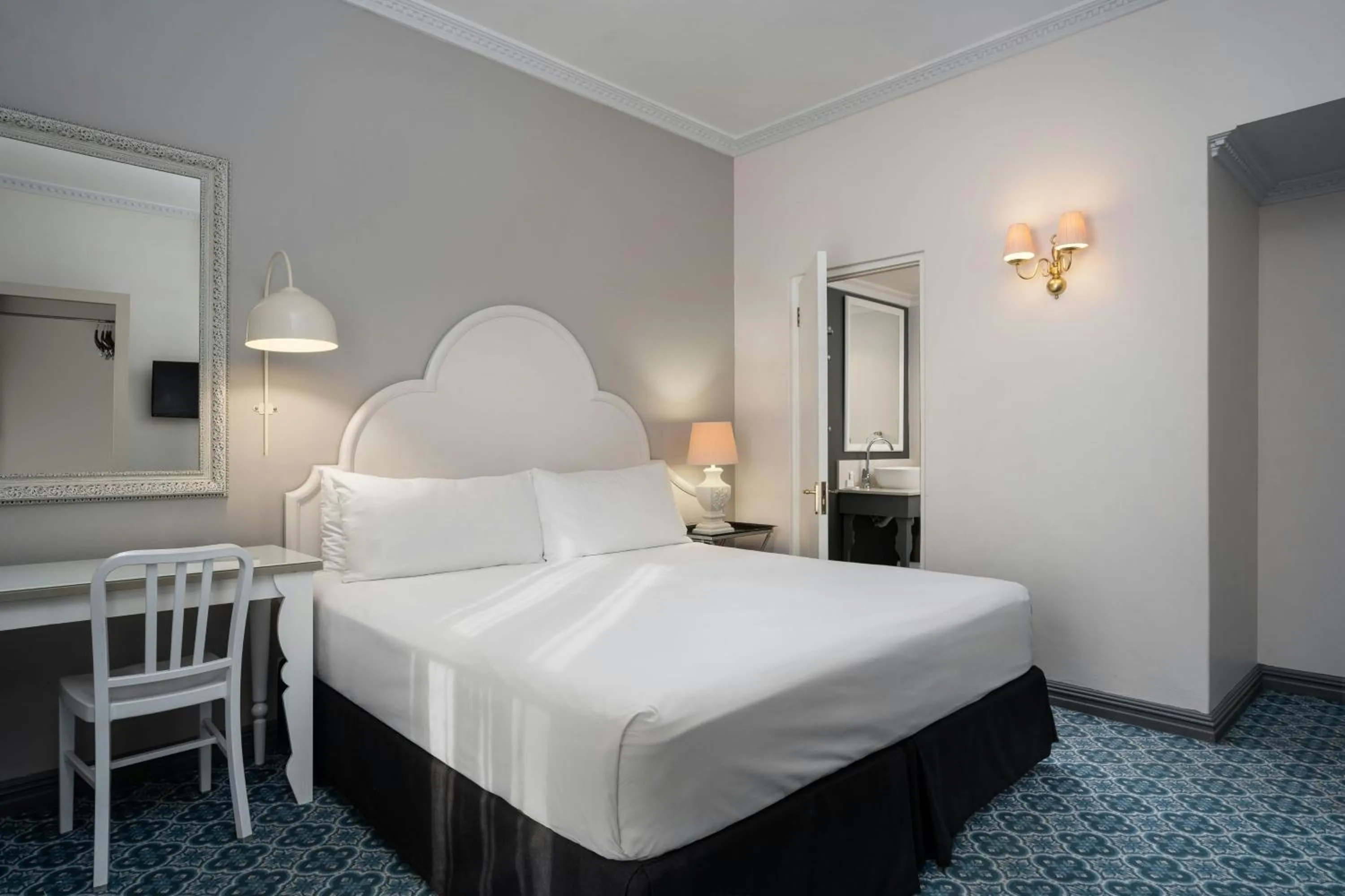 Bedroom, Bed in Protea Hotel by Marriott Cape Town Mowbray