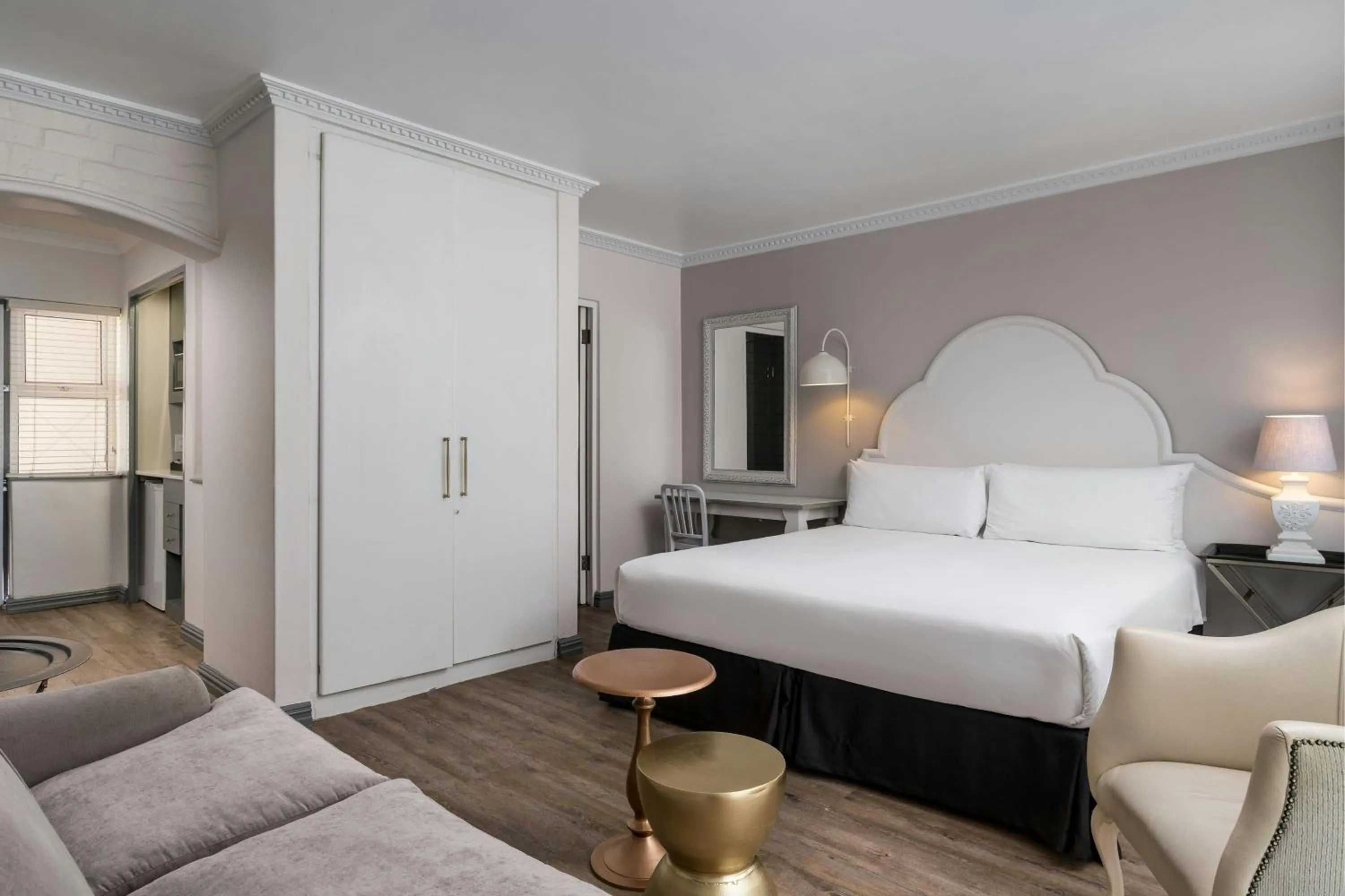 Photo of the whole room, Bed in Protea Hotel by Marriott Cape Town Mowbray