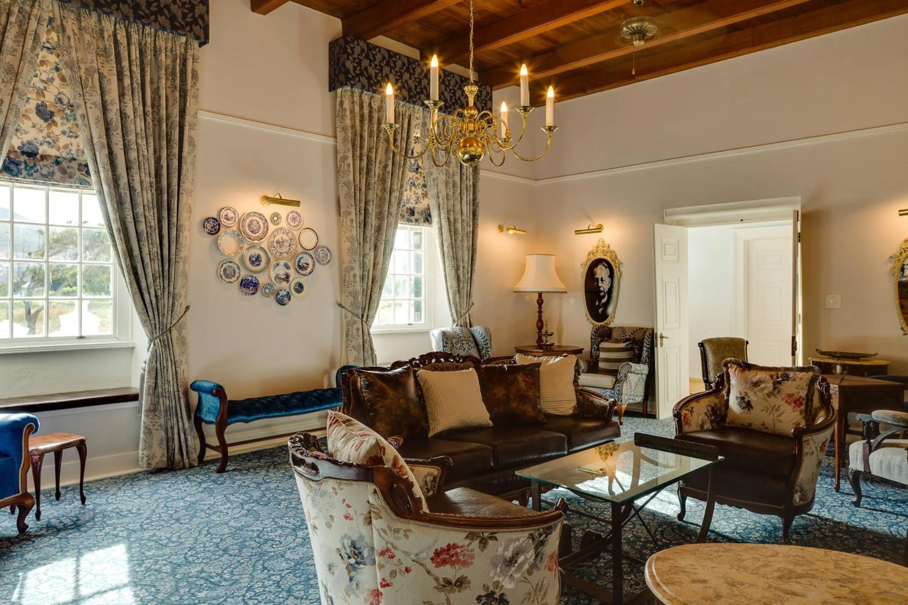 Lounge or bar in Protea Hotel by Marriott Cape Town Mowbray