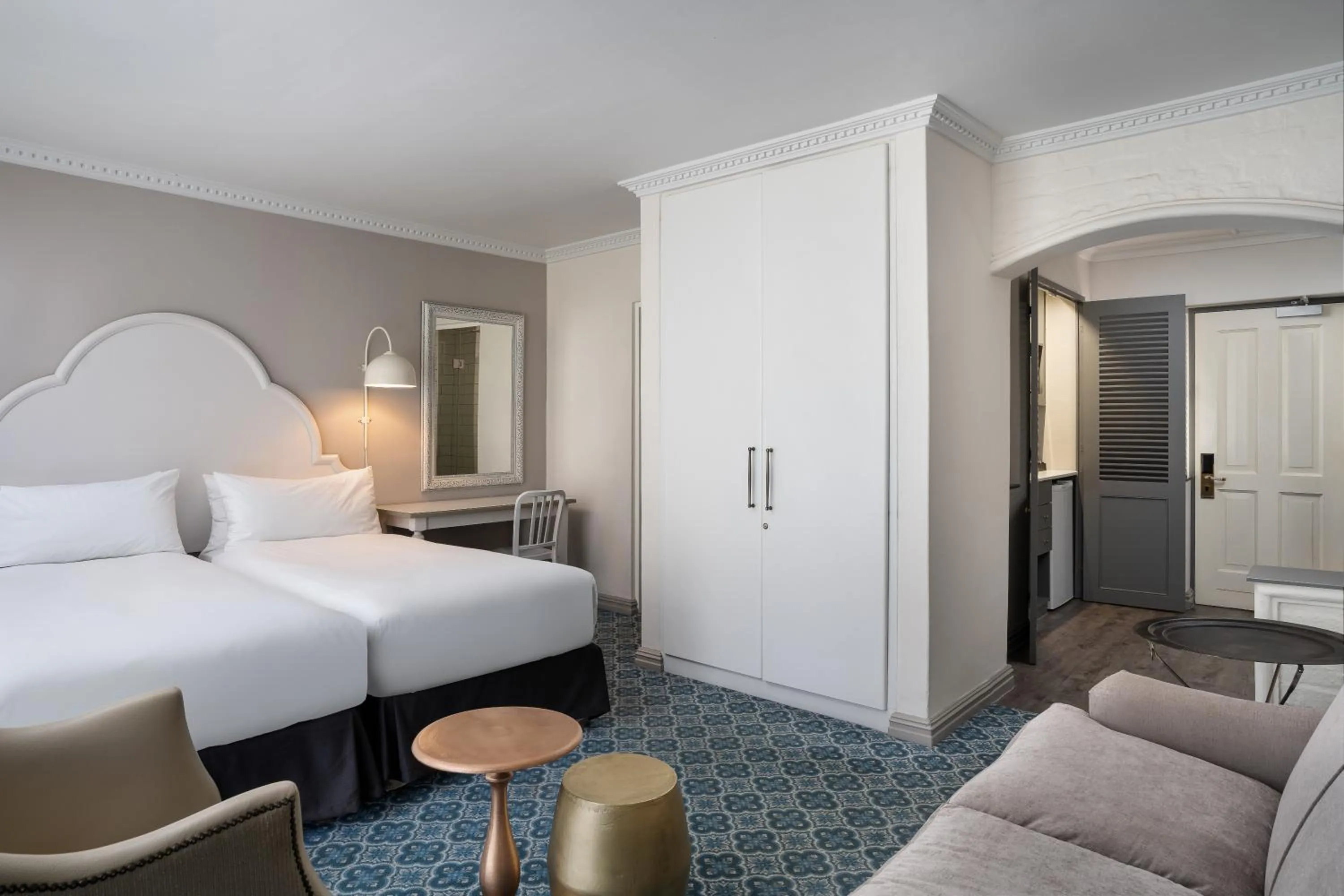 Kitchen or kitchenette, Bed in Protea Hotel by Marriott Cape Town Mowbray