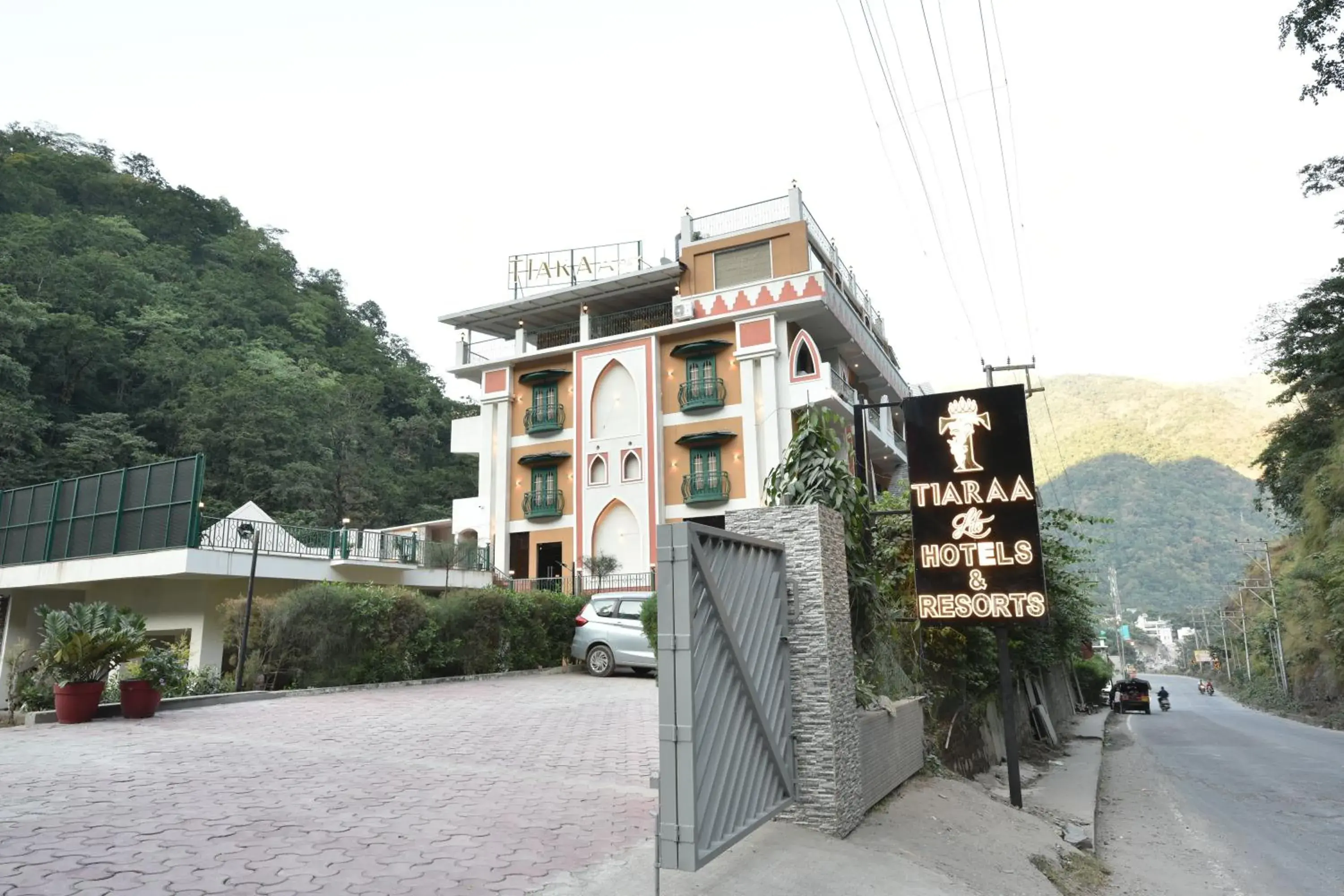 Tiaraa Lite A Ganges Retreat Tiaraa Lite A Ganges Retreat